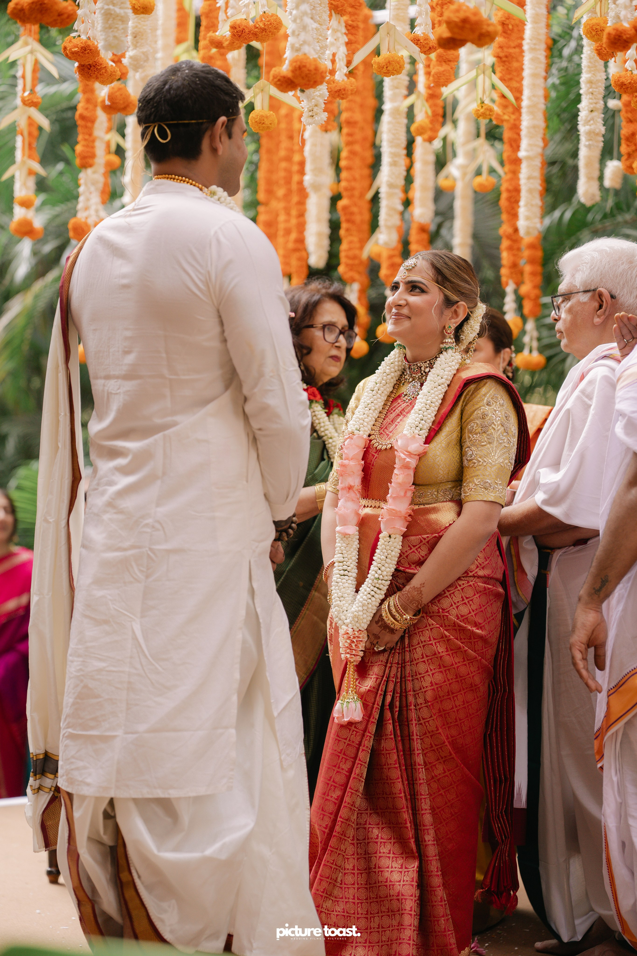 South Indian Wedding Ft. Aashna & Rajiv. Fine art Wedding Photographers in India & Canada