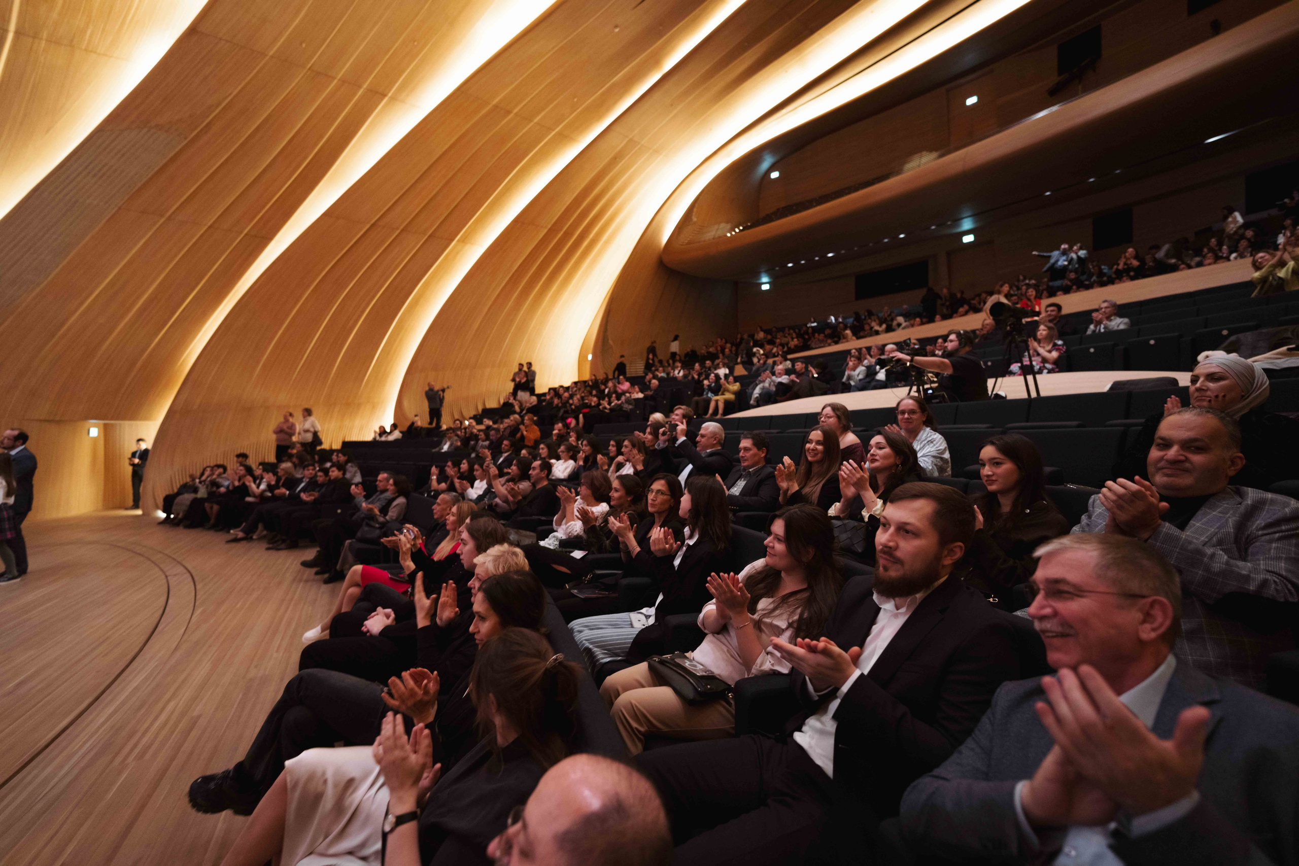 The Tchaikovsky Academic Grand Symphony Orchestra in Baku. Wedding&Event photographer Ismail Rzayev in Baku