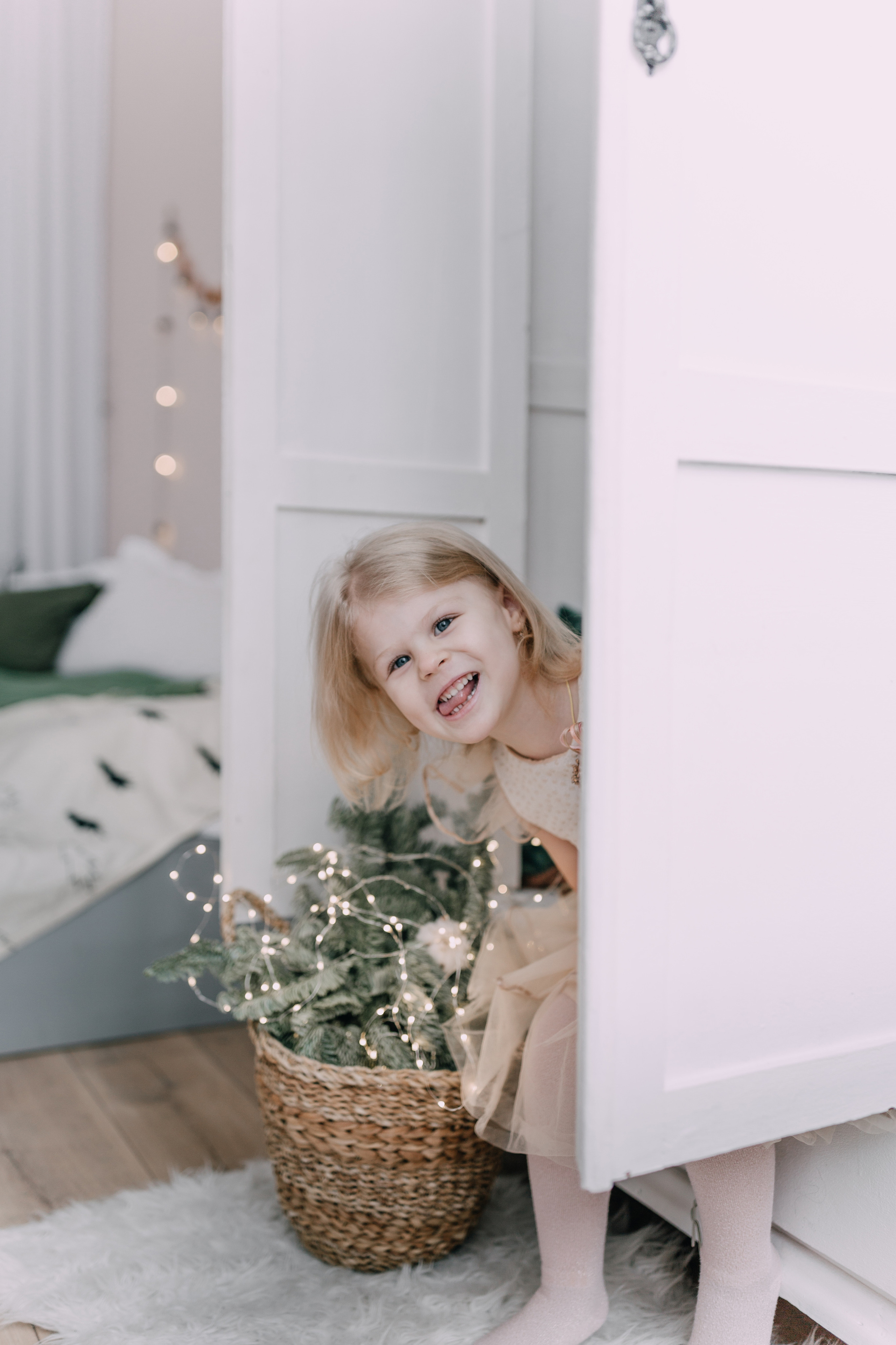 Varvara 3 years old. Photographer Rouen, France