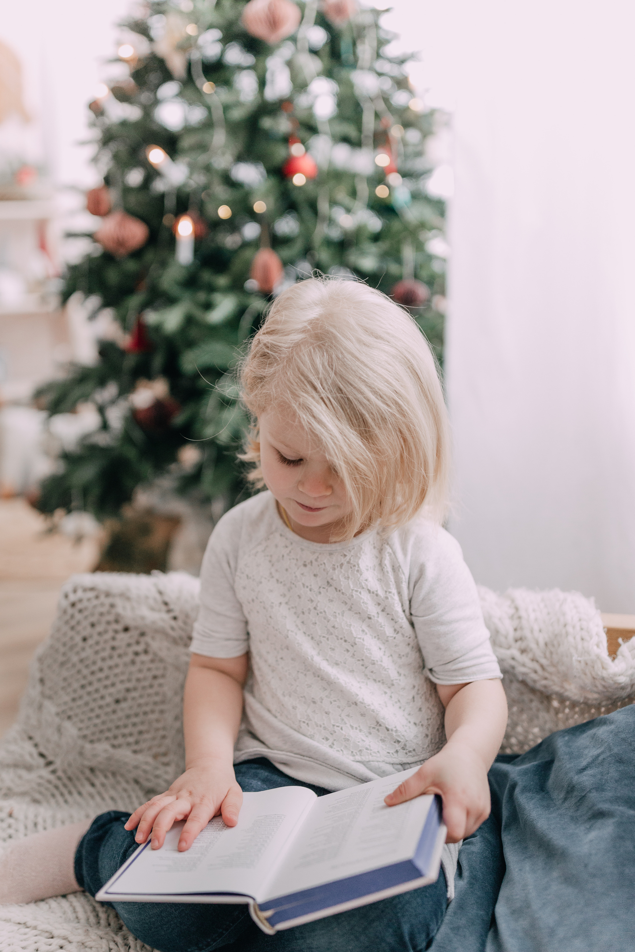 Varvara 3 years old. Photographer Rouen, France