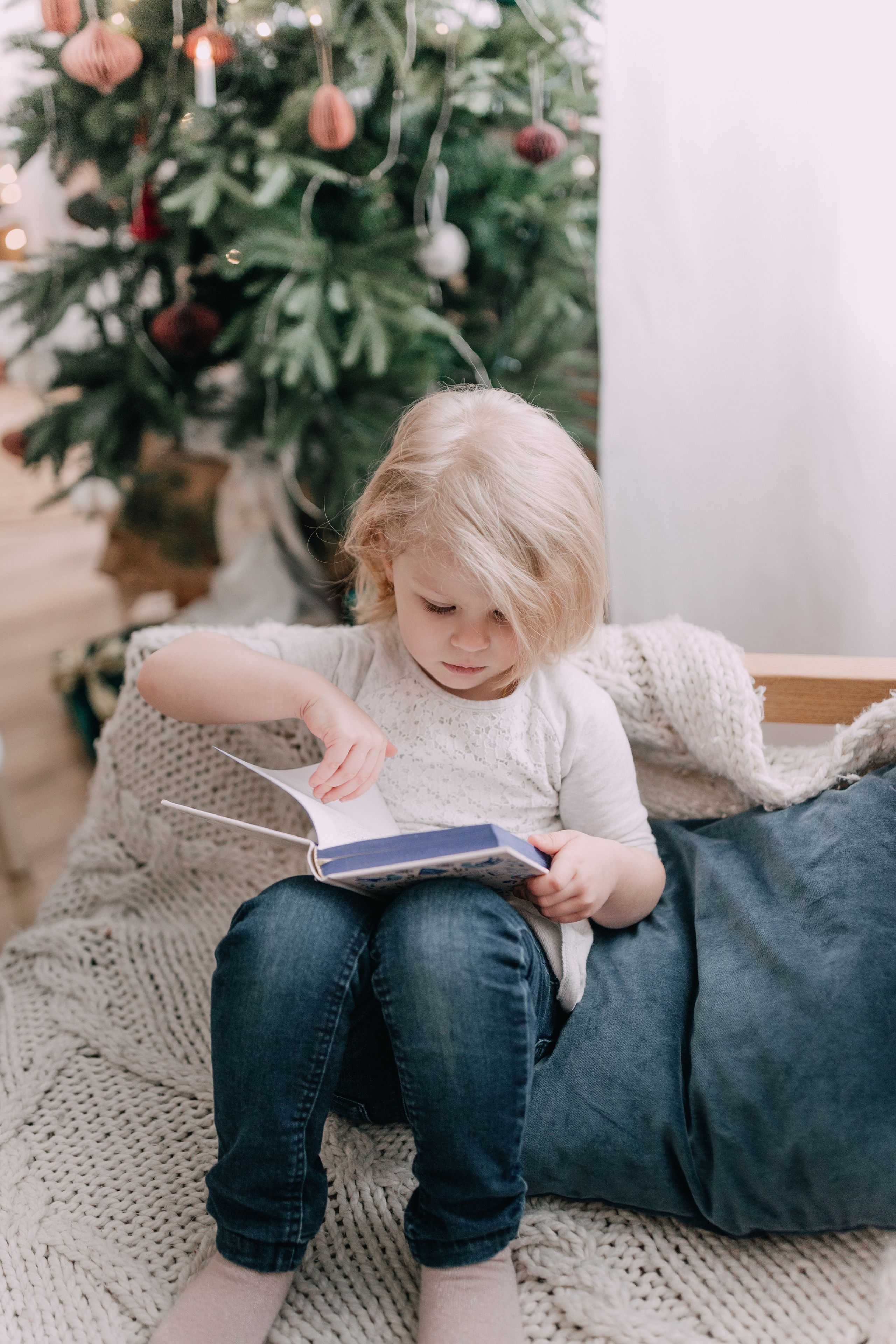 Varvara 3 years old. Photographer Rouen, France