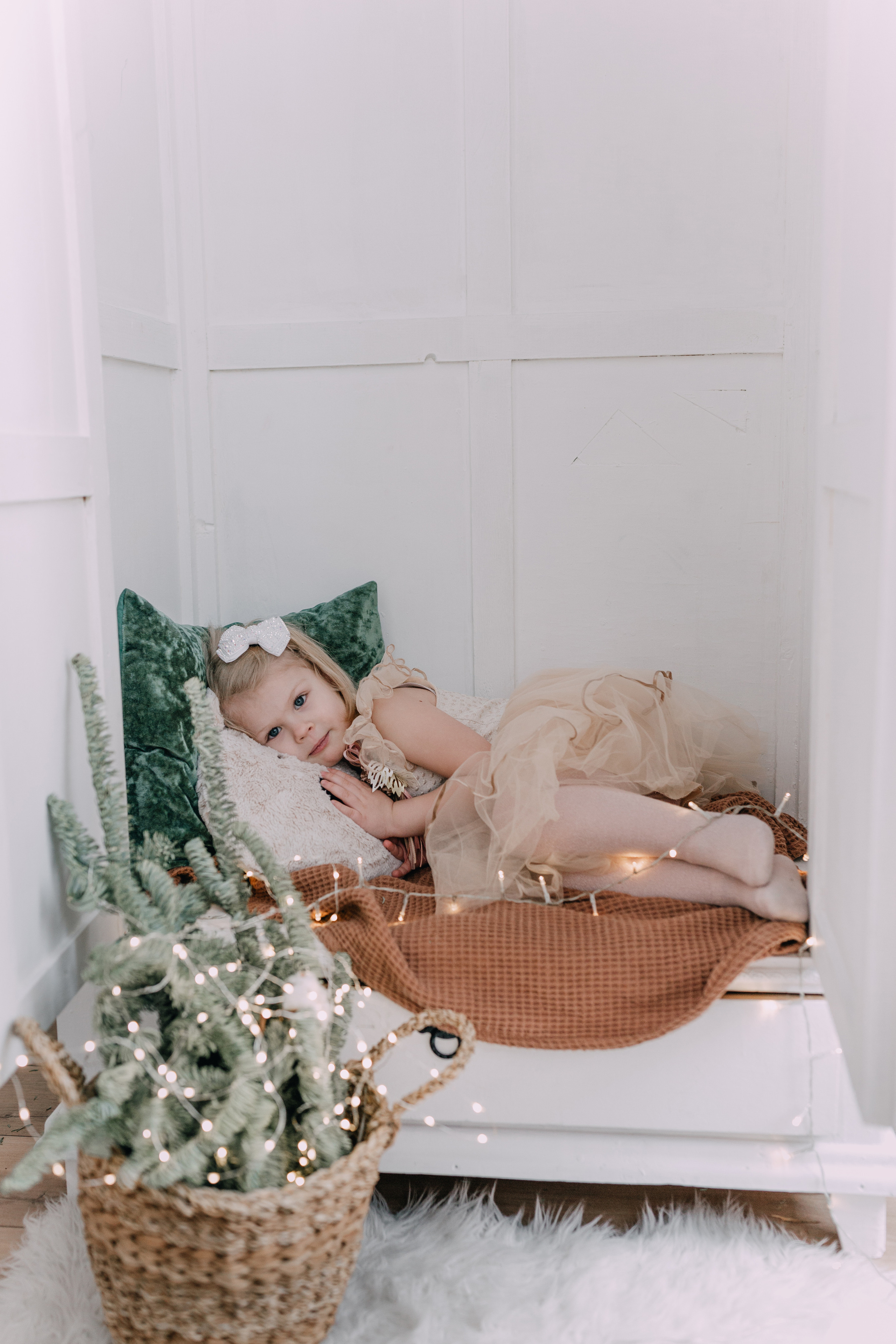 Varvara 3 years old. Photographer Rouen, France