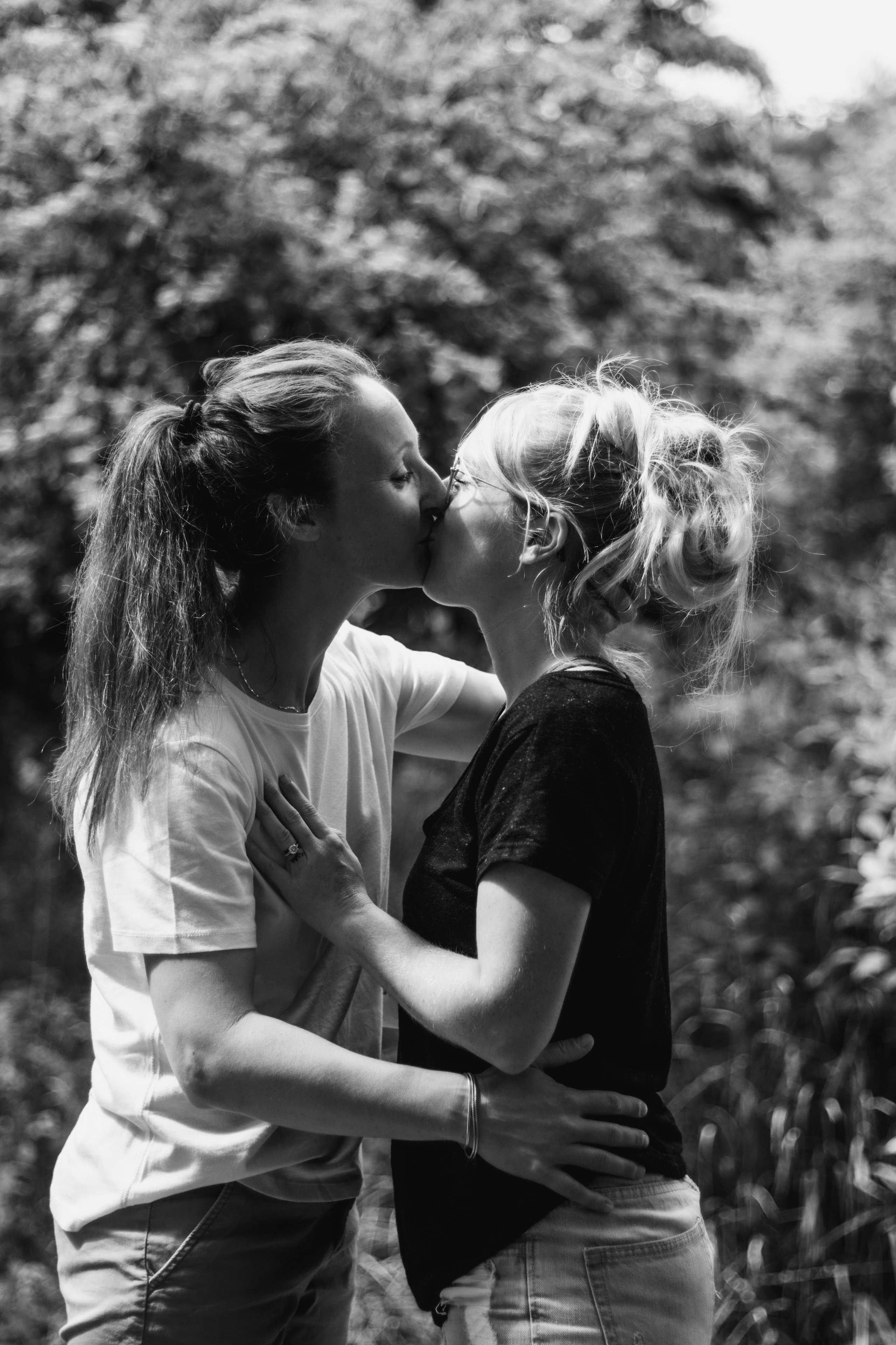 Anais et Tiffany. Photographe professionnelle à Poitiers, Tours et Châtellerault | Studio photo entre Poitiers et Tours – portraits, familles, entreprises, ma