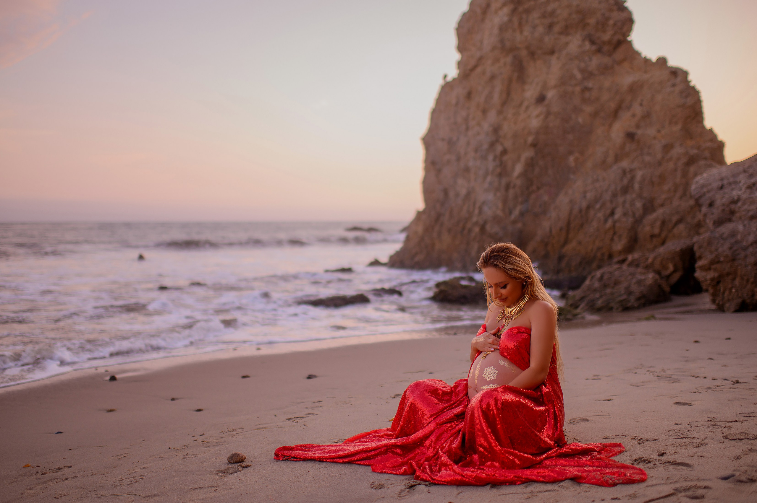 Maternity photo shoot. Pregnancy photo shoot. Wedding, maternity and family photographer in Charlotte Tasha Minn