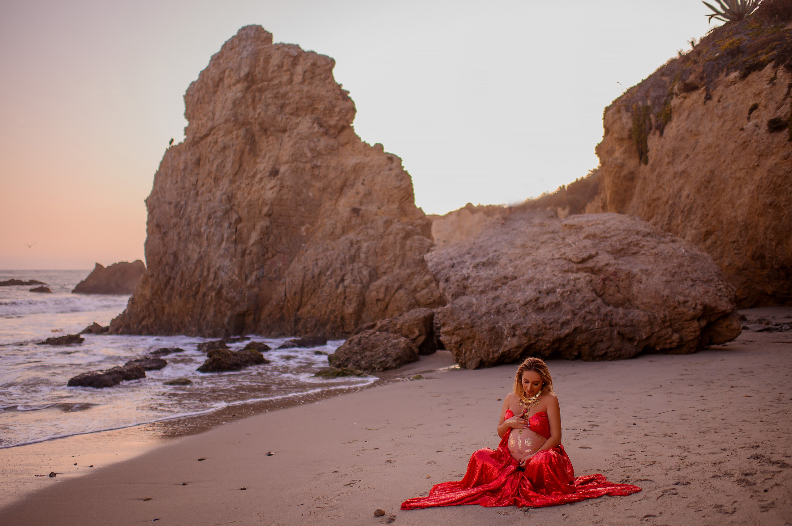 Maternity photo shoot. Pregnancy photo shoot. Wedding, maternity and family photographer in Charlotte Tasha Minn