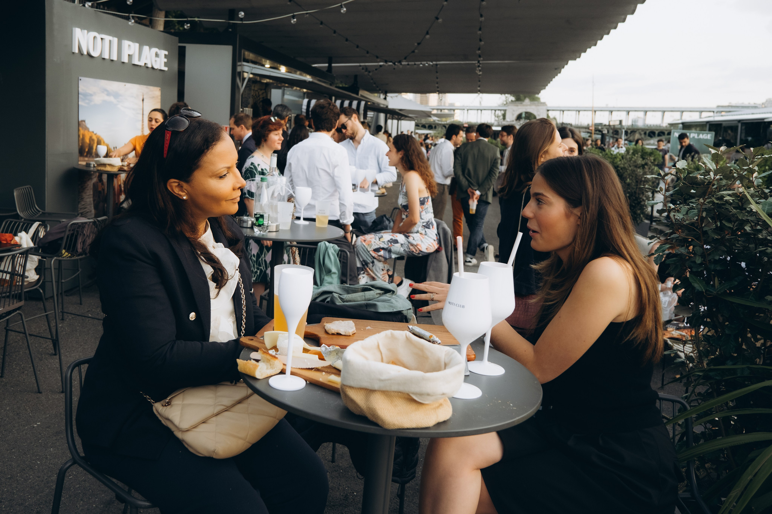 Marie’s Birthday with an Eiffel Tower view. Photographer in Paris Marina Chaput