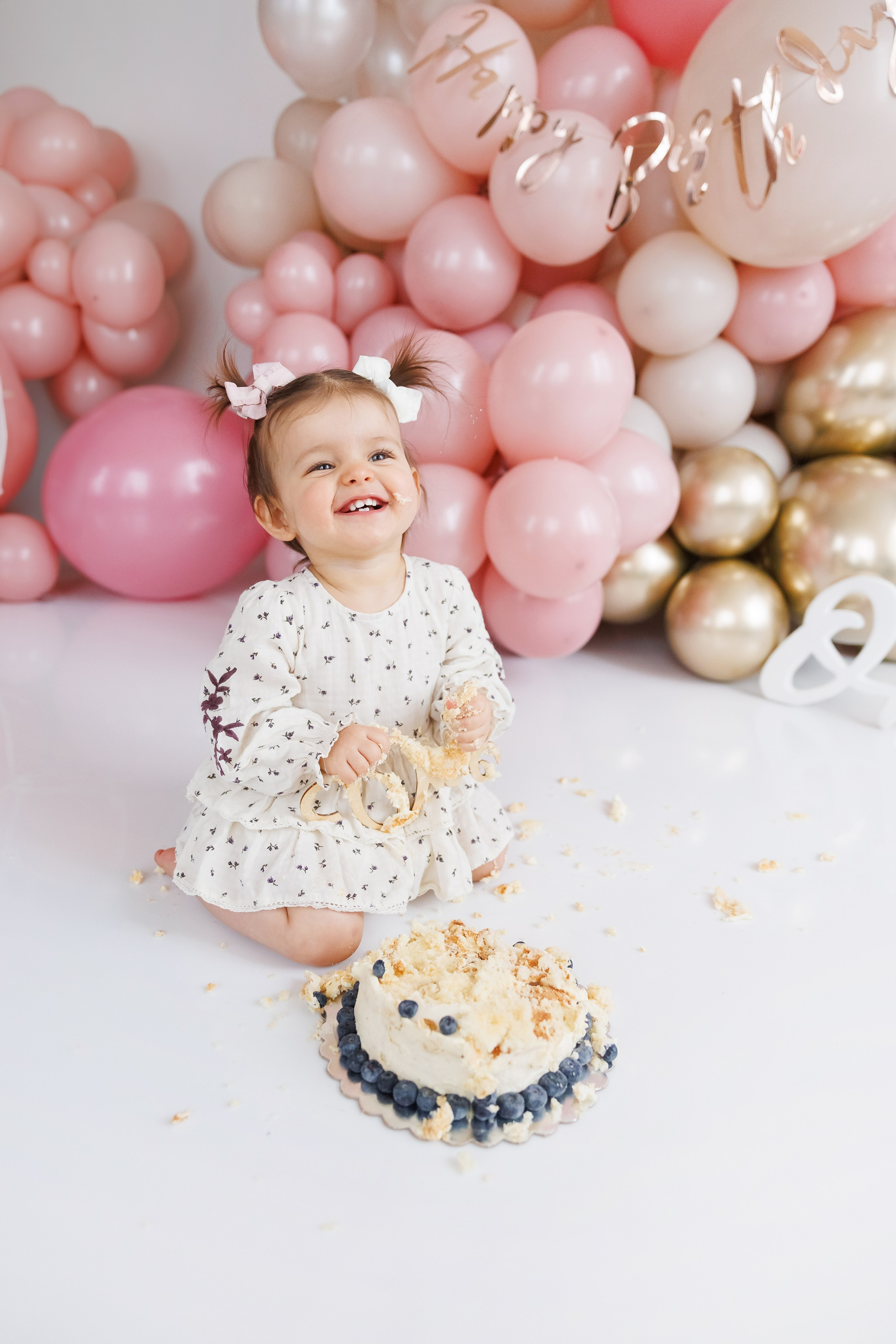 Smash cake. Фотограф Ирина Йотова