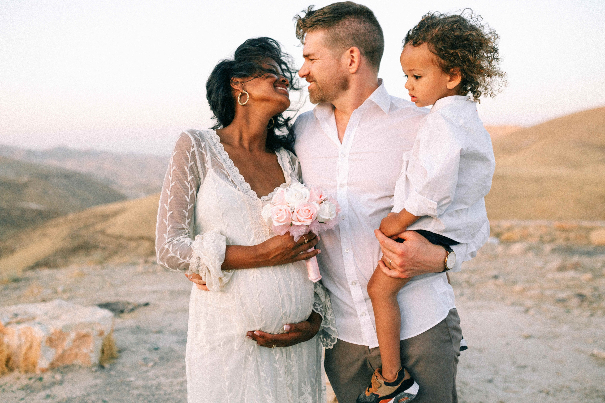 PHOTO SESSION IN THE DESERT NEAR MAALE ADUMIM. PHOTOGRAPHER IN ISRAEL
