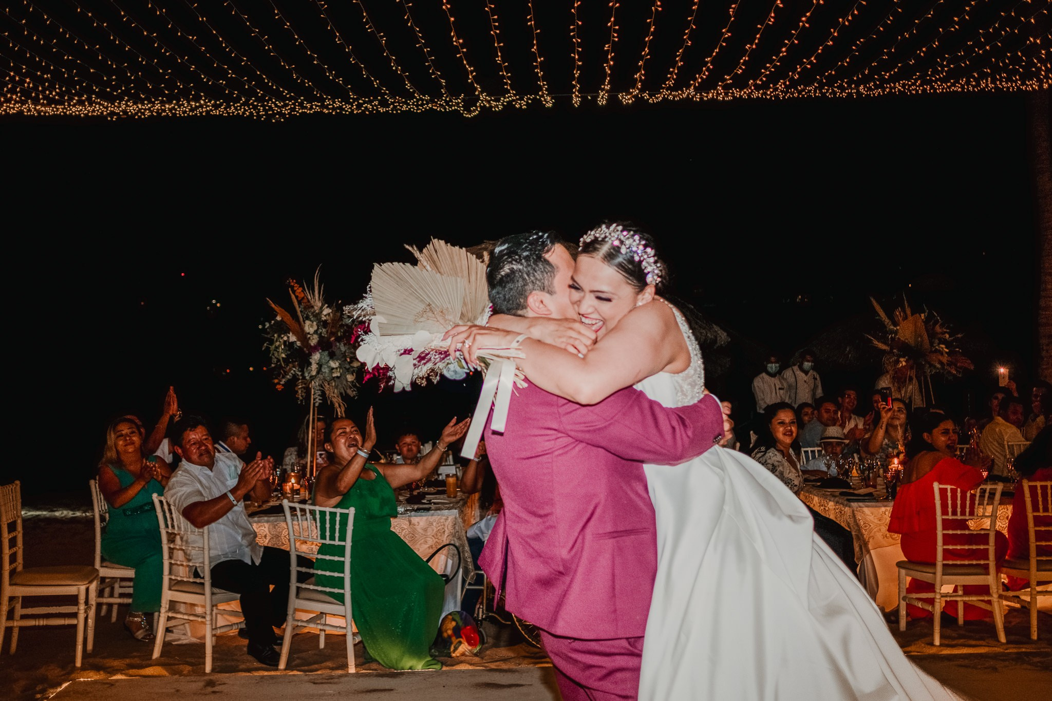 Silvia & Julio / Huatulco. Wedding and family photographer in Mexico City