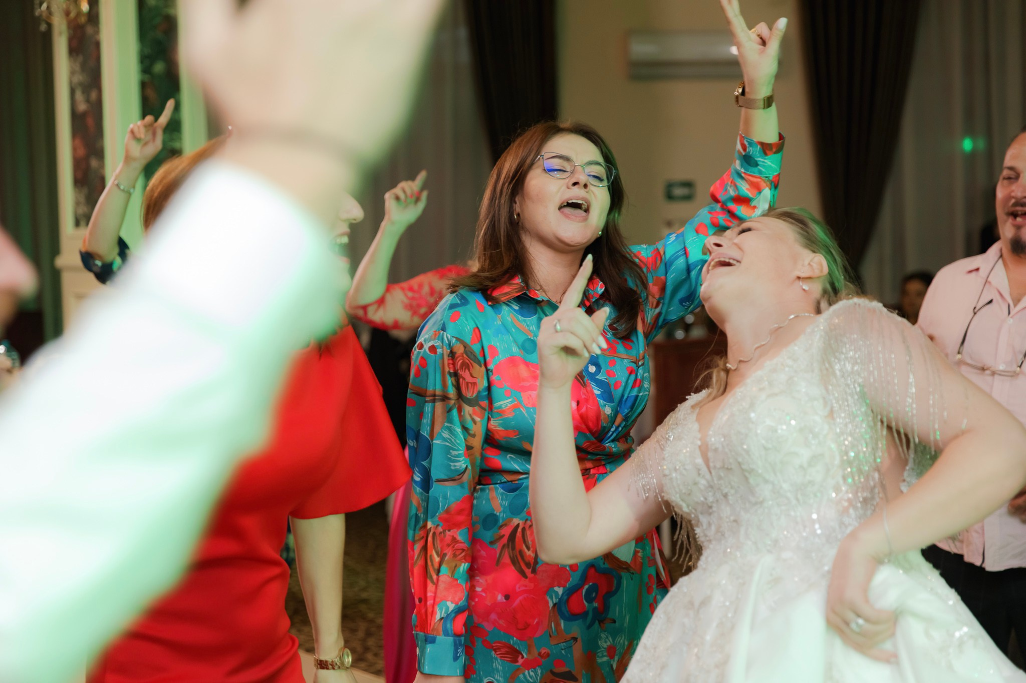 Mihai & Oana. Servicii foto-video profesionale, pentru momente de neuitat