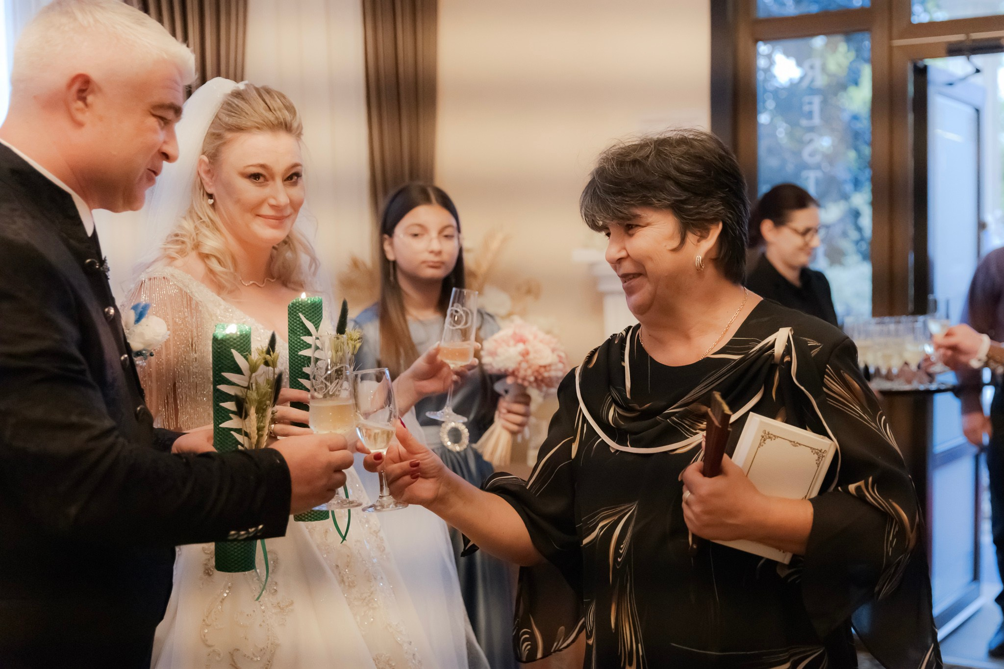 Mihai & Oana. Servicii foto-video profesionale, pentru momente de neuitat