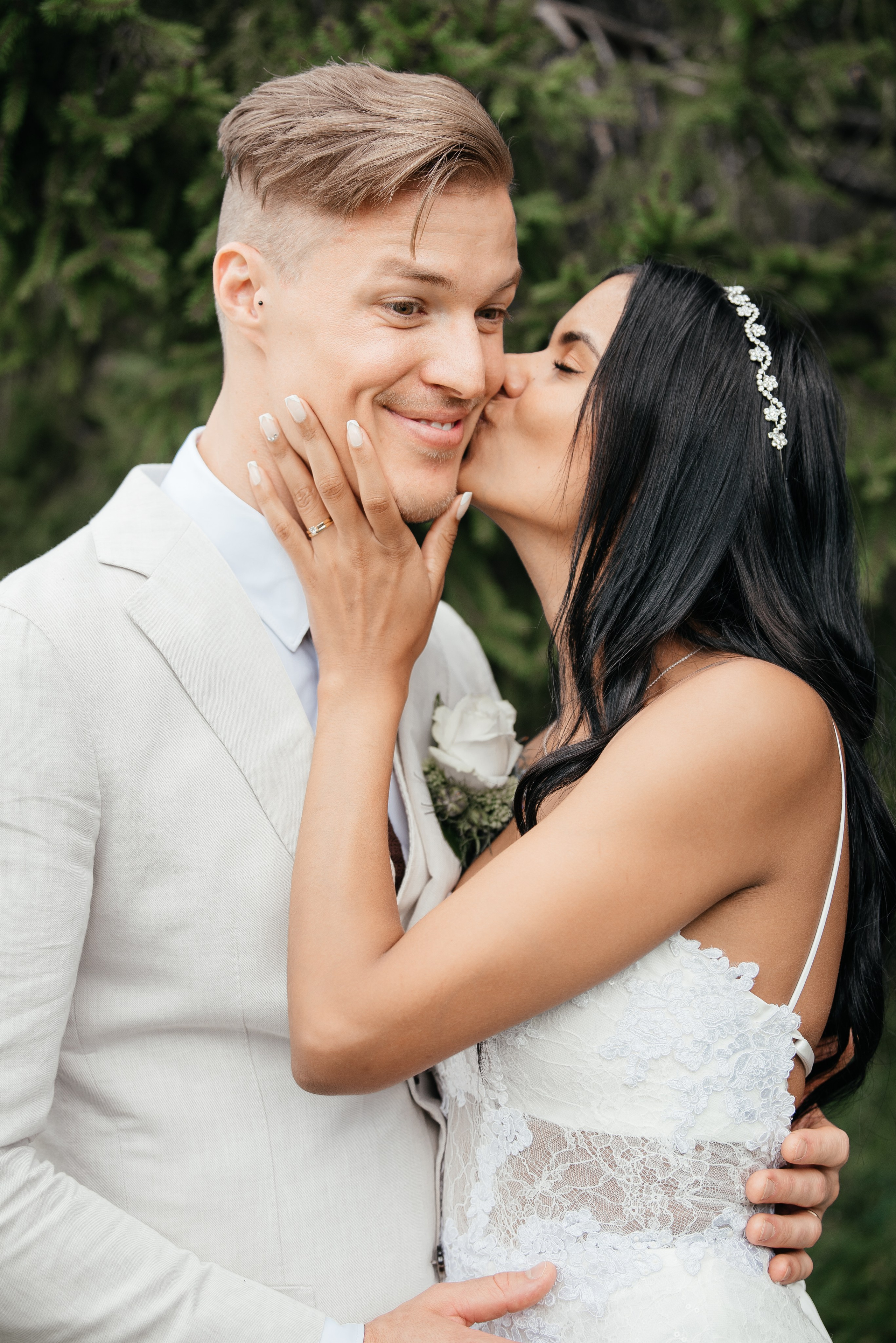 KAIANE & BENJAMIN Meilen, Switzerland. I am Elena Altendorfer. Wedding photographer in Zurich and Switzerland