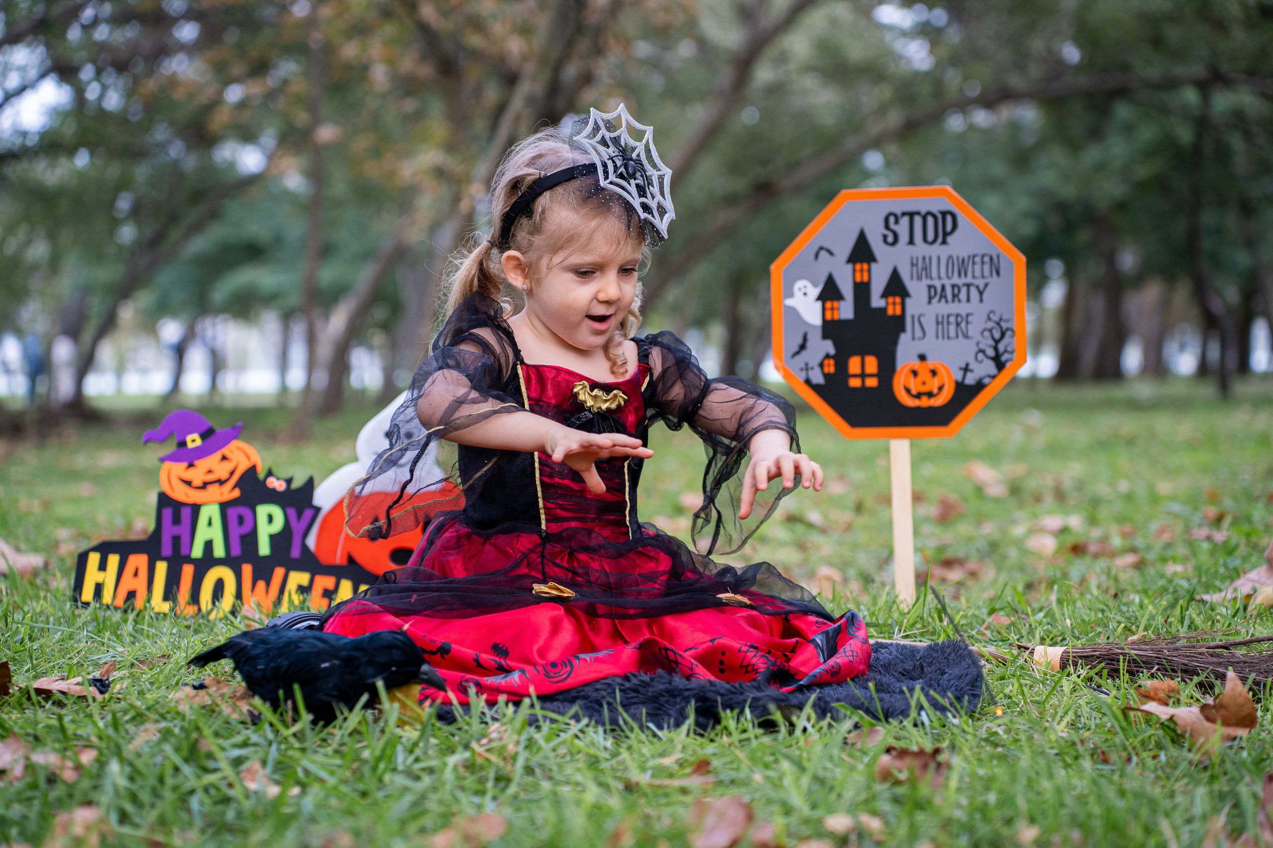 Anelise & Eleni Haloween Party. Adelinne