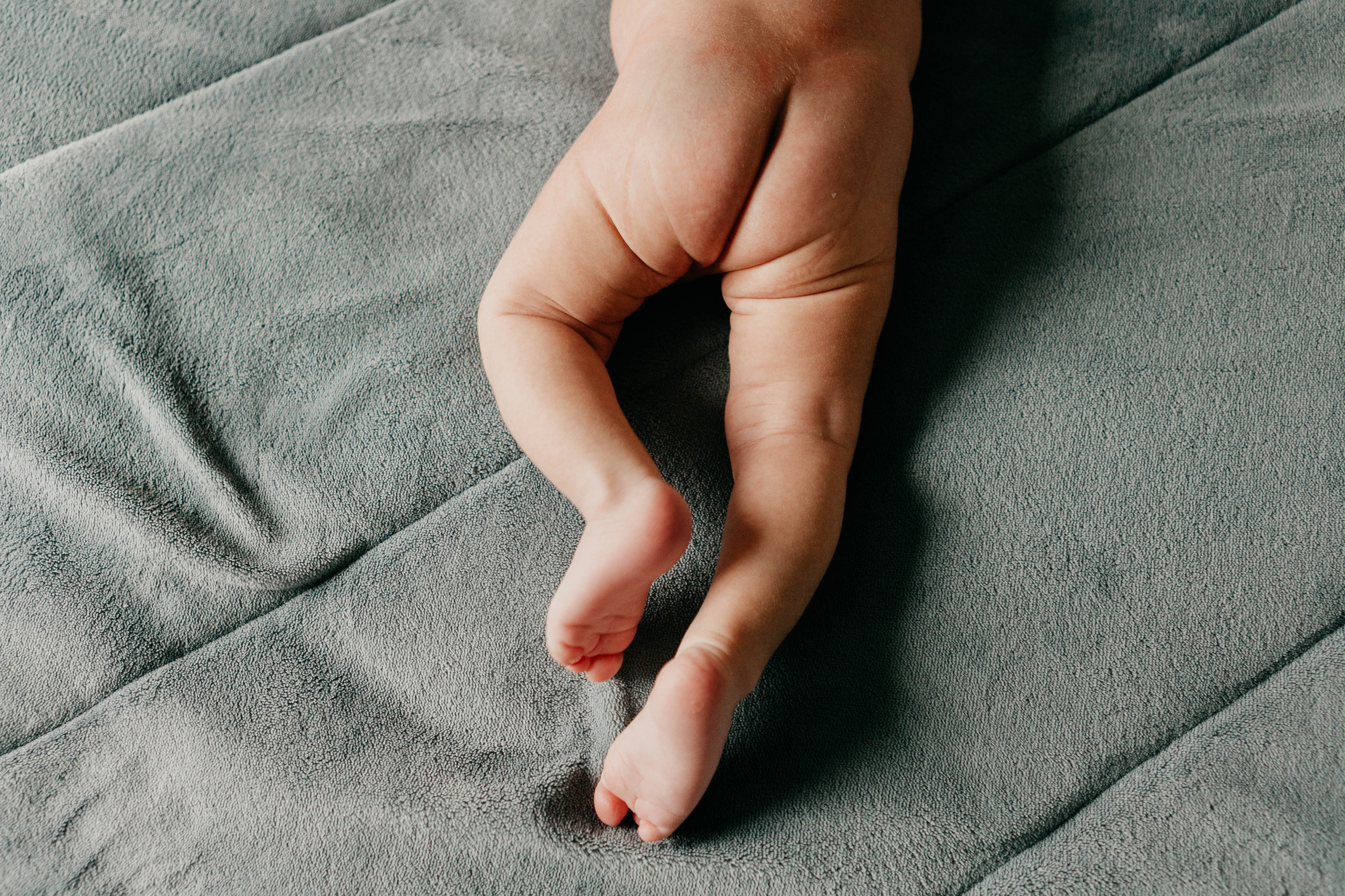 Bebê em casa. Fotógrafa de família