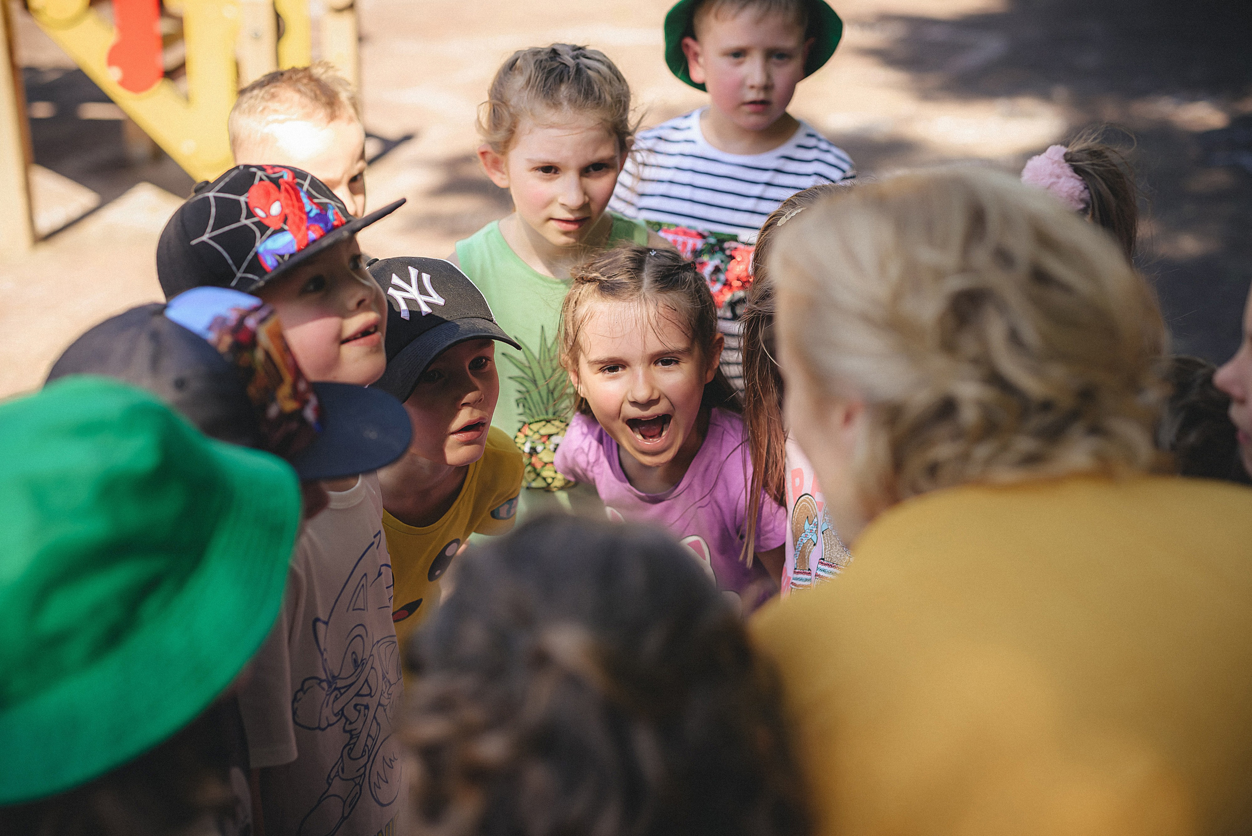 Zīles Skolas Izlaidums. Fotogrāfs Rīgā. Gīmenes, individuālās un dažādu produktu fotosesijas