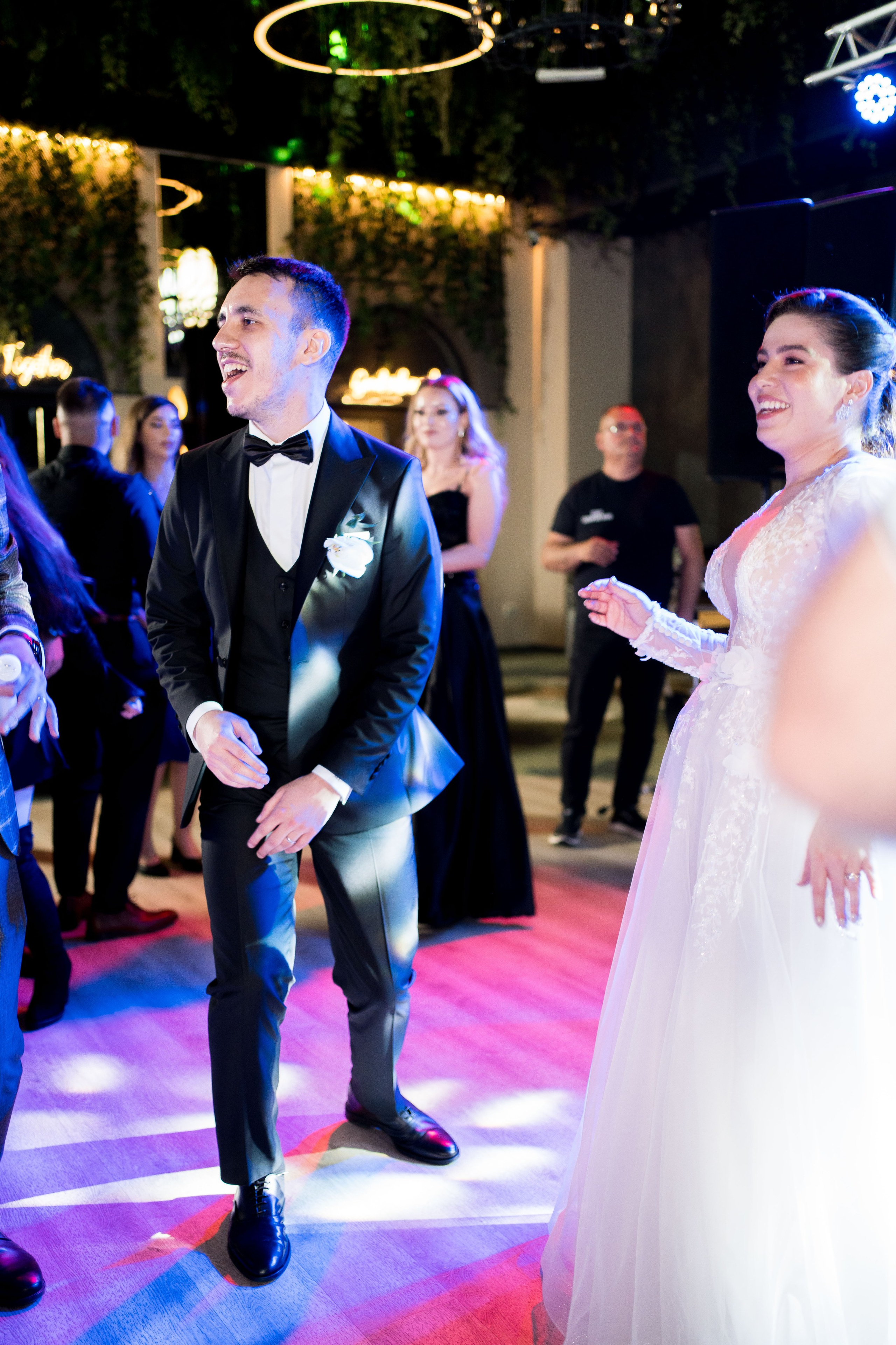 PARTY. Gabriel Florea — Fotograf nuntă București