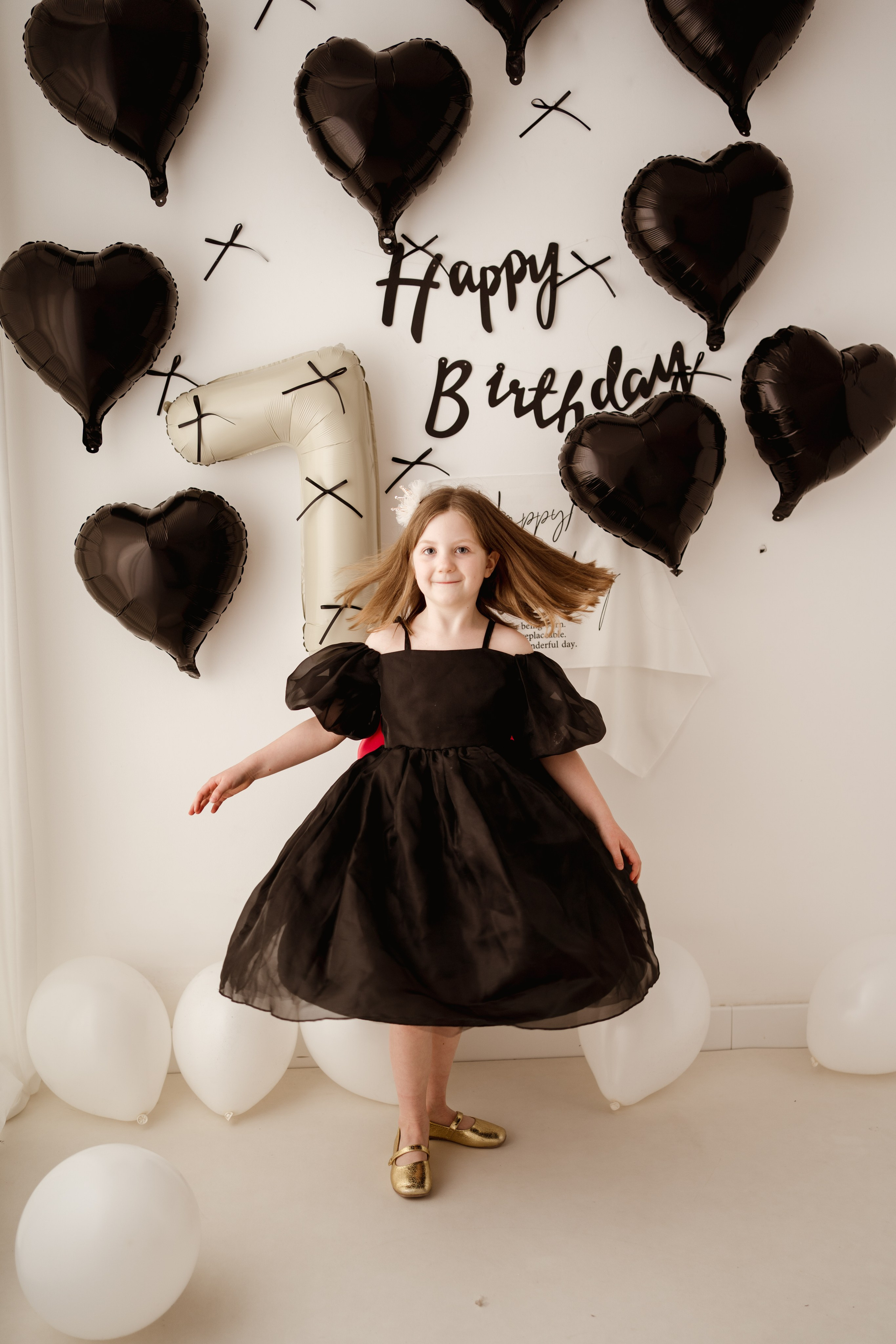 Sesja urodzinowa dziecięca. Fotograf Łódź - sesja ciążowa, noworodkowa, dziecięca. Studio w Łodzi