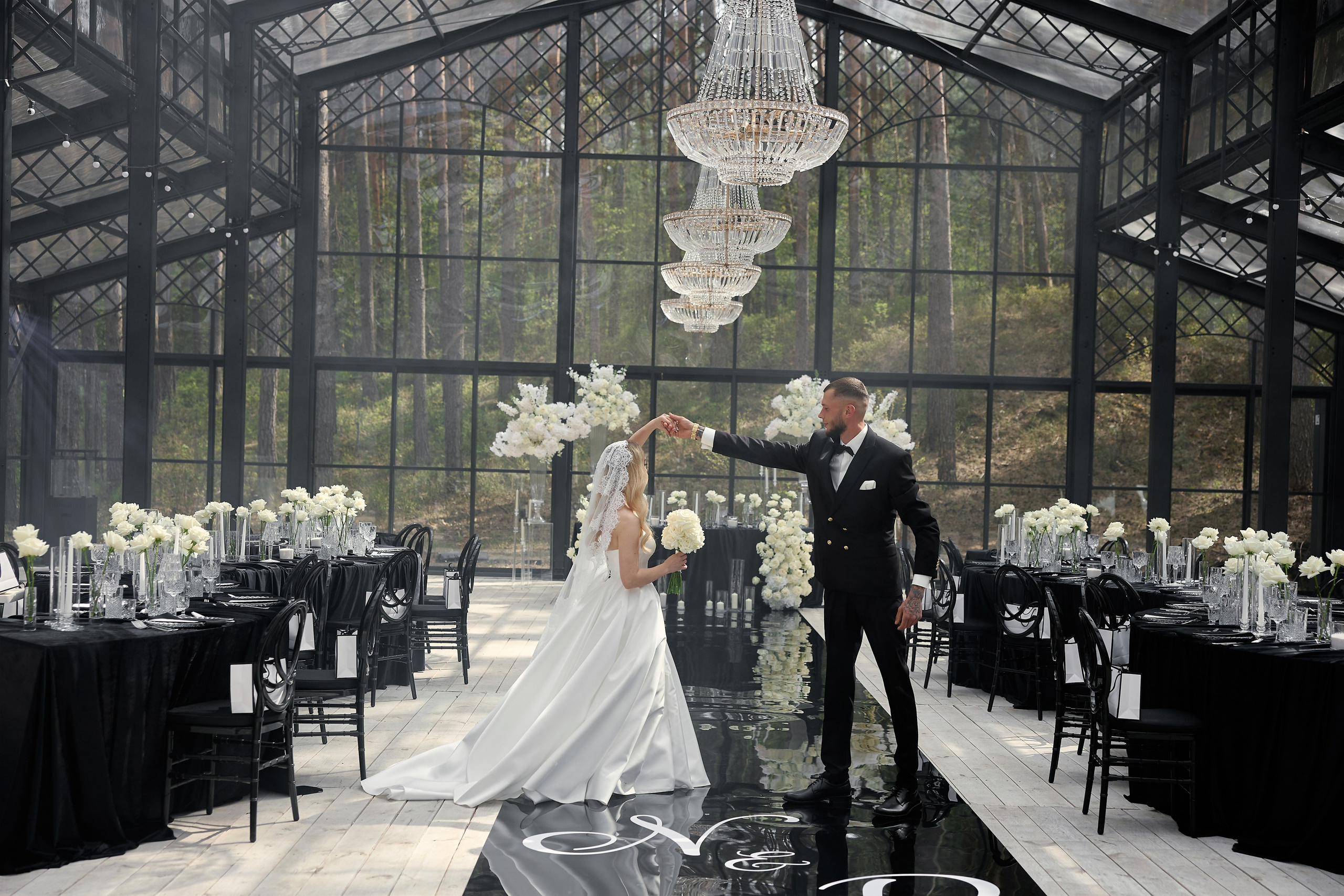 Natalia & Roman. Dworek przy lesie. Fotograf ślubny i rodzinny w Krakowie Yana Klymova