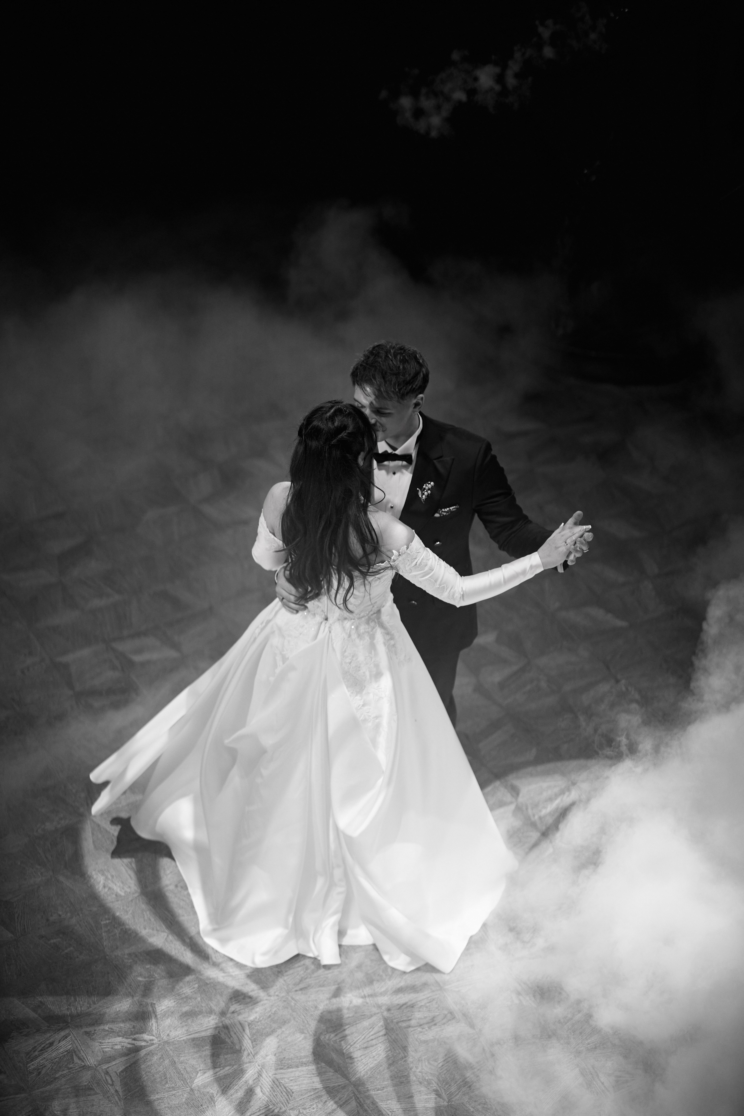 Wiktoria & Kacper. Pałac Goetz. Fotograf ślubny i rodzinny w Krakowie Yana Klymova