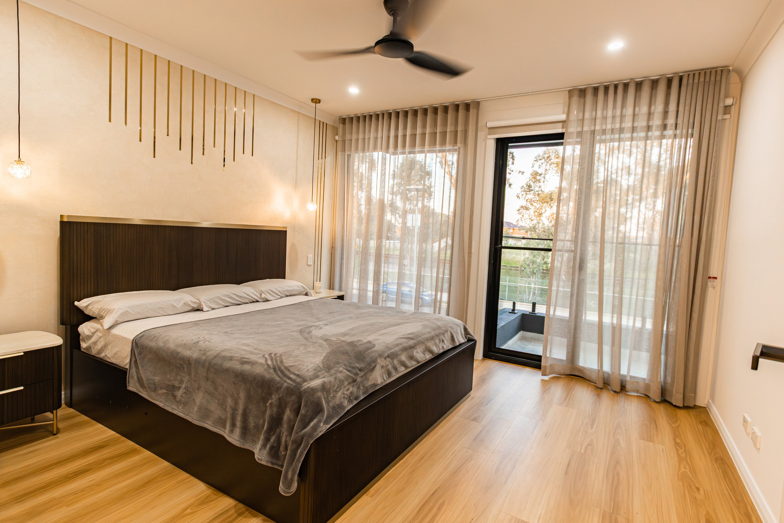 Nirumba Fields. MHCreative is family-oriented photographer based in SYDNEY