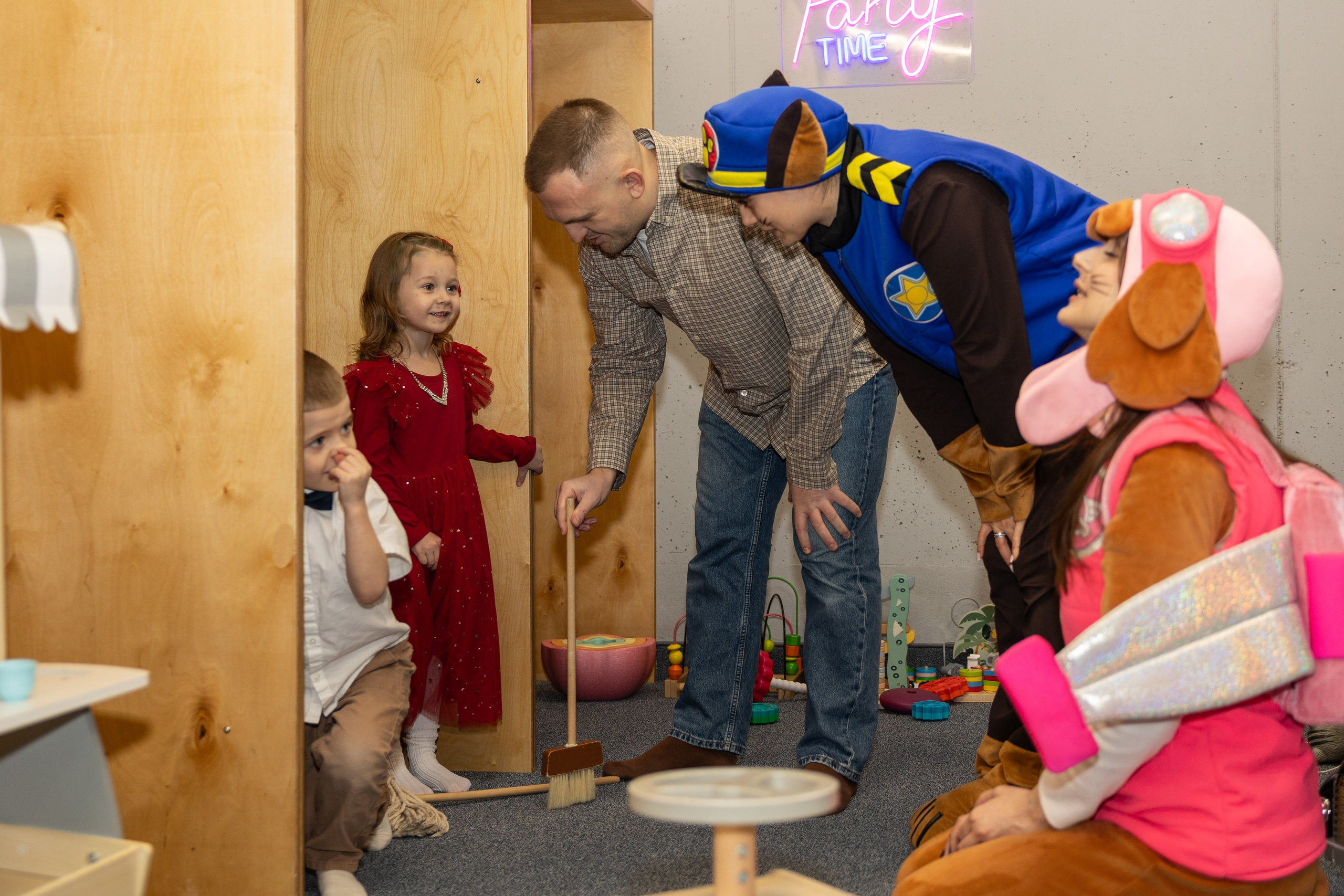 День рождения Артёма 24 января 2026 года. Семейный и детский фотограф в Варшаве Мила Бобровская