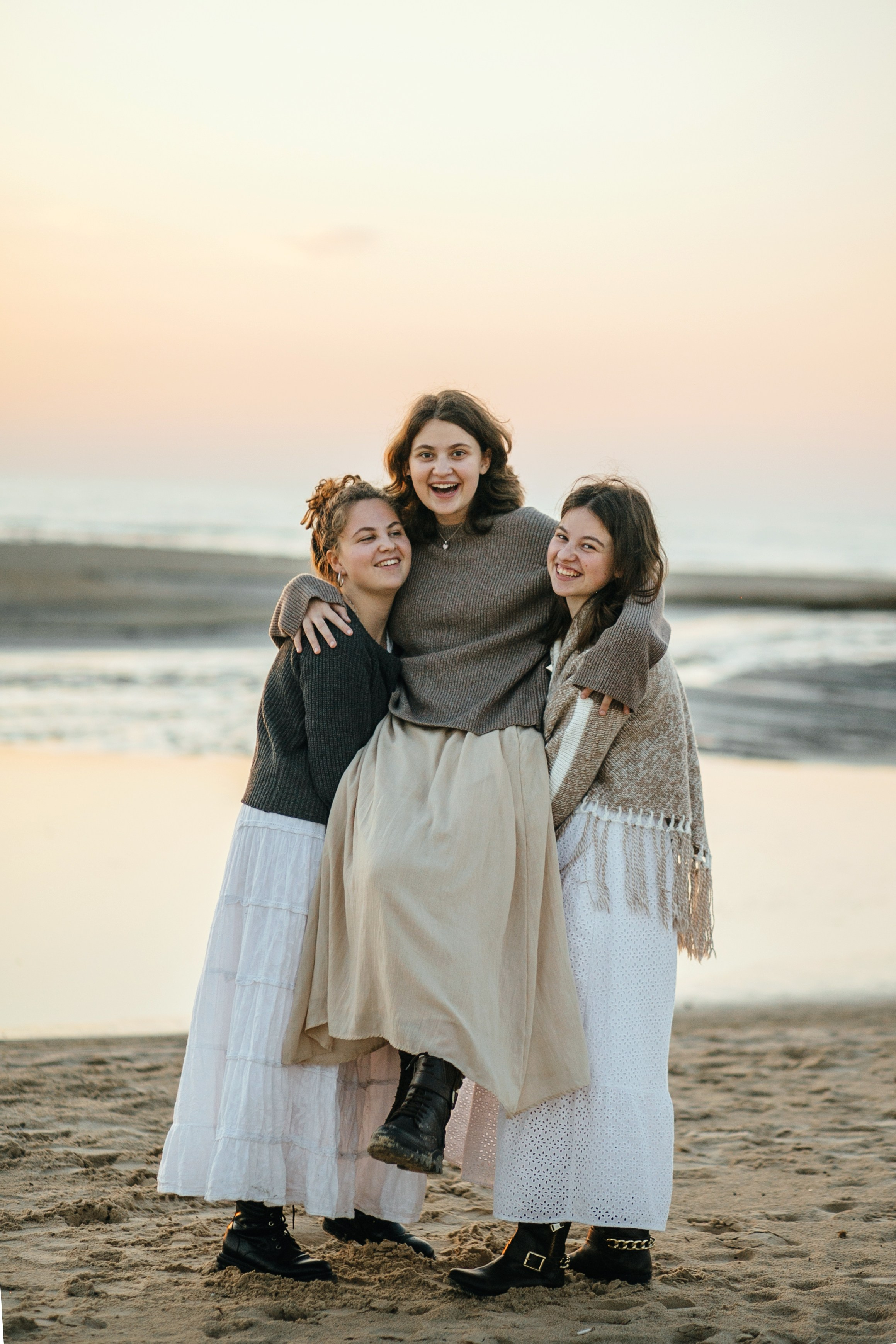 3 sisters Netanya. Family photographer in Israel