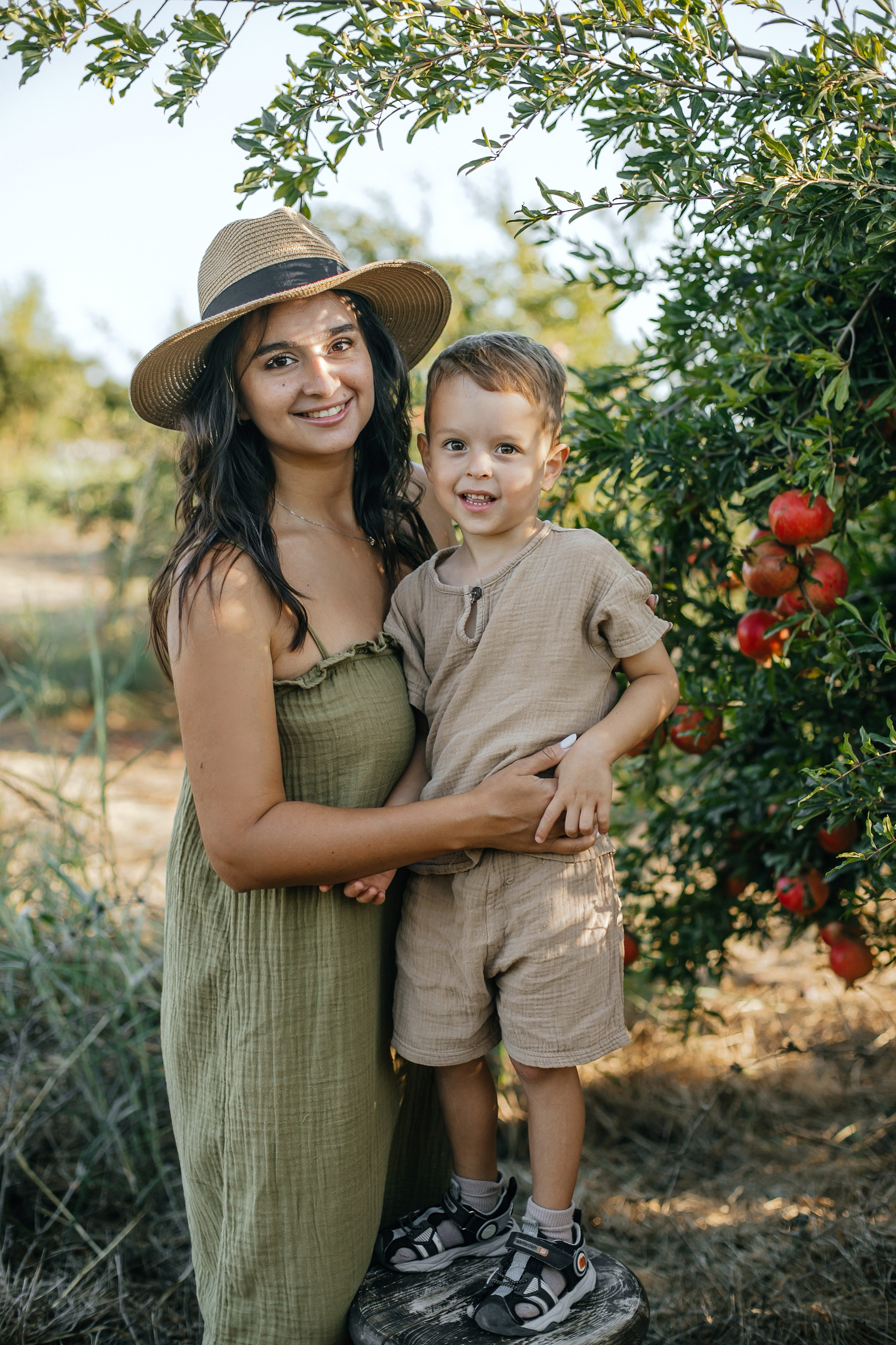 Binyamina garden. Family photographer in Israel