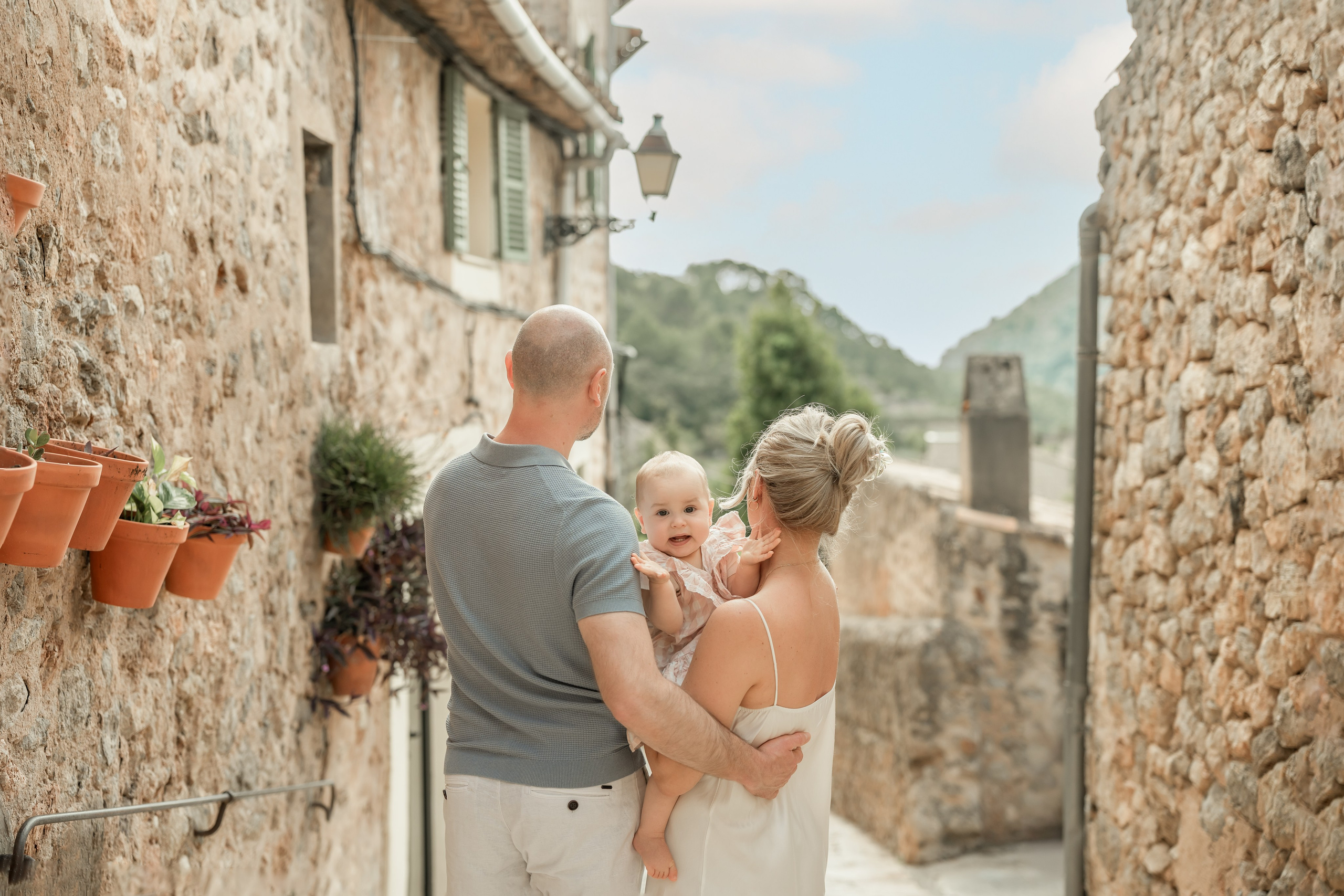 Love Story in Valdemossa. Deine Fotografin auf Mallorca für Familien und Business