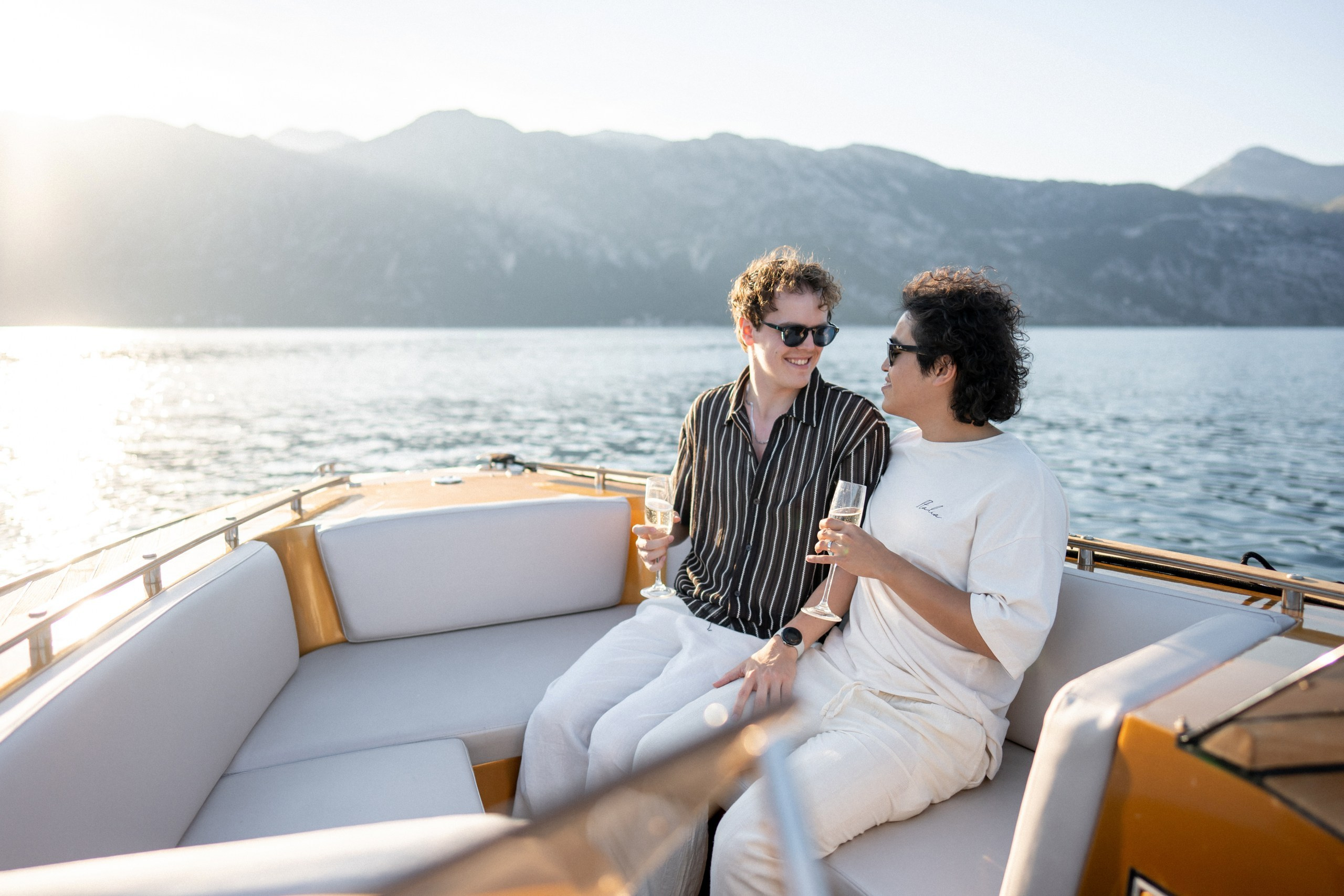Perast Boat Proposal. Trouwfotograaf & videograaf in Montenegro | Maria & Vasilii