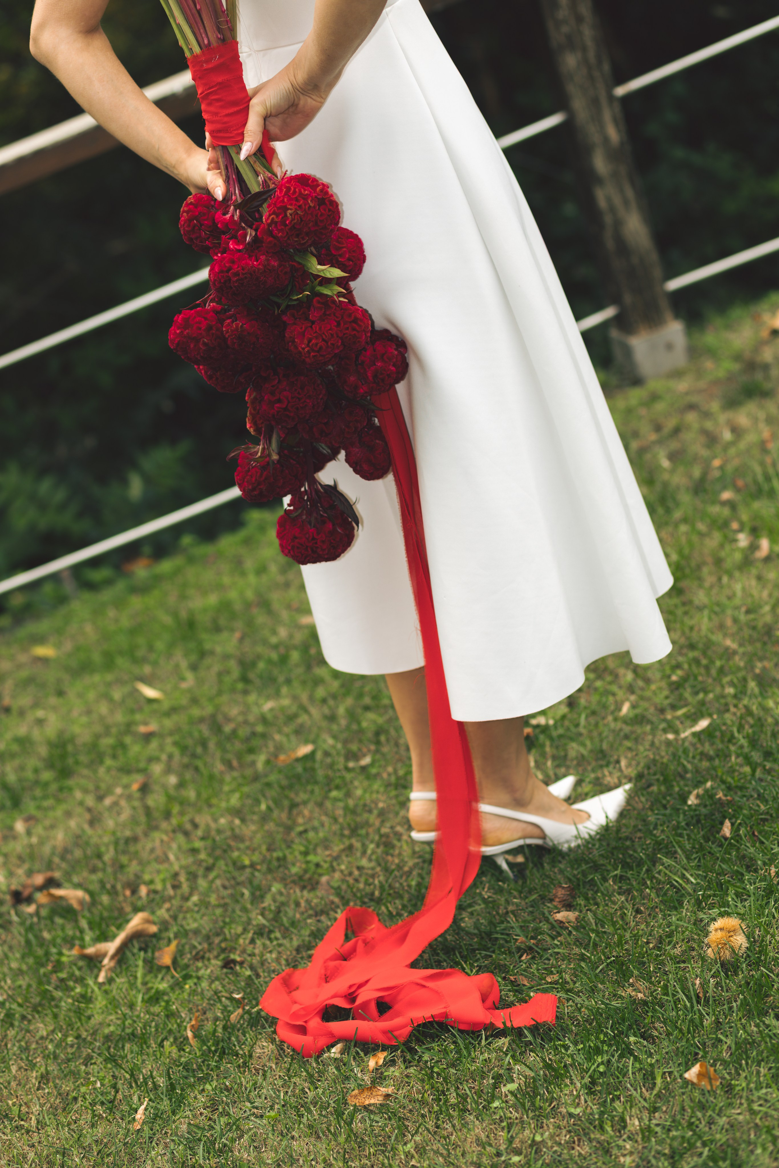Julia — Red Wedding Editorial on Lake Como. Liza Bizzaro — Italy Wedding, Love Story & Portrait Photographer in Milan, Turin, Piedmont and Across Italy