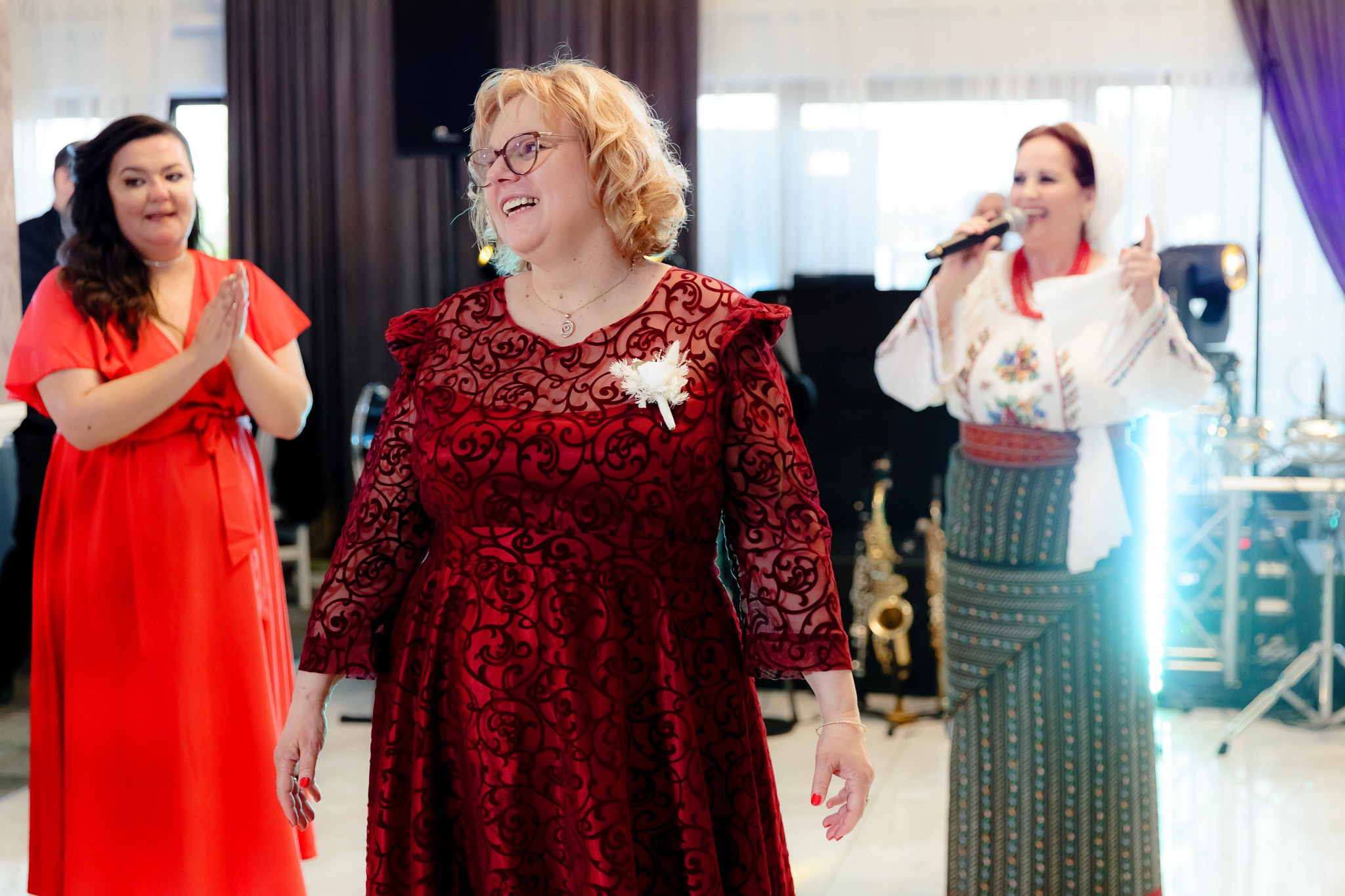 Ioana & Ionuț | Nuntă de poveste la Păstrăvăria Poiana din Mălini județul Suceava. Servicii foto-video profesionale, pentru momente de neuitat