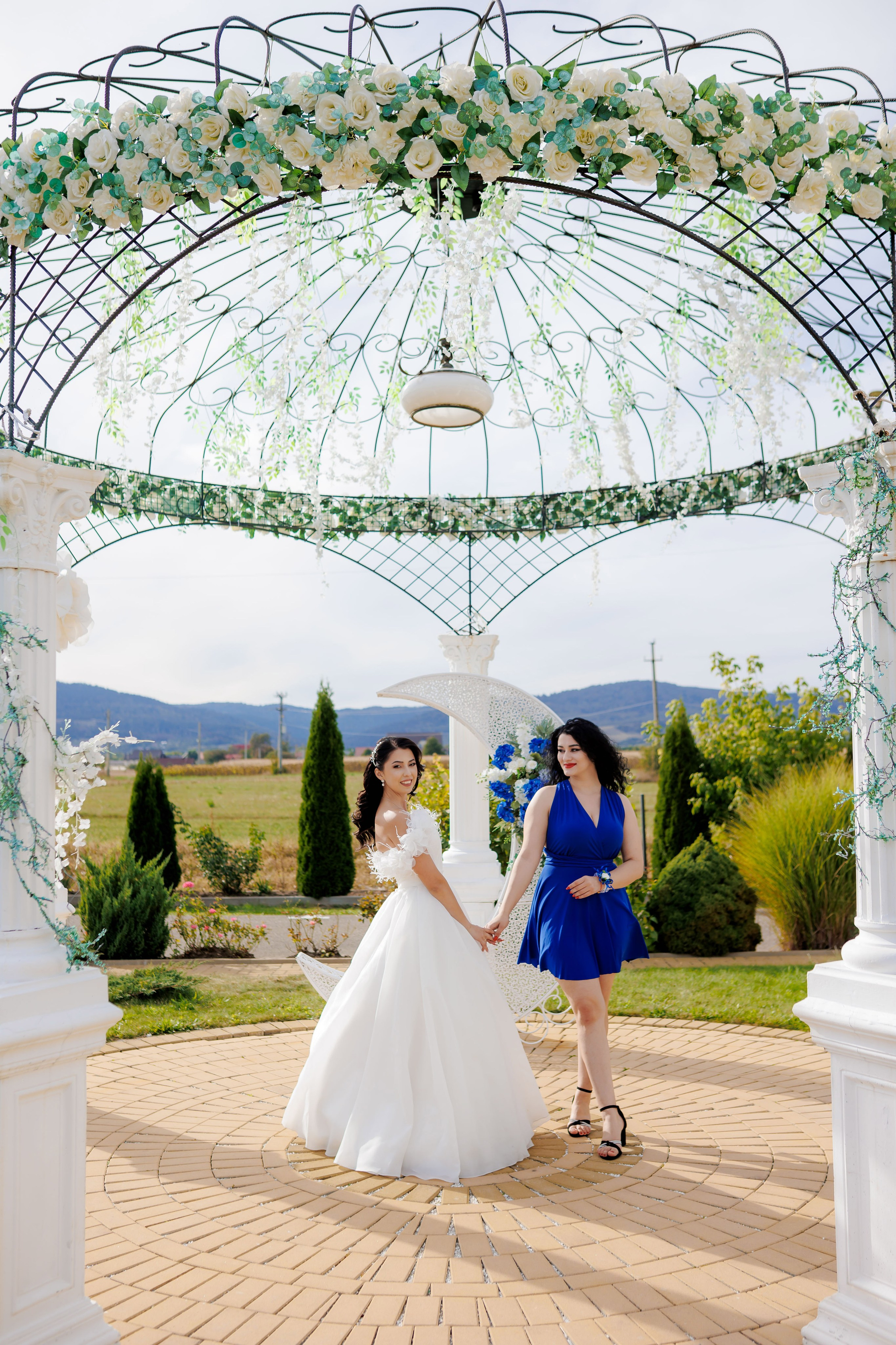 Loredana & Emilian – Ziua Nunții | Videografie - fotografie Botez Suceava, Iași, Botoșani. Servicii foto-video profesionale, pentru momente de neuitat