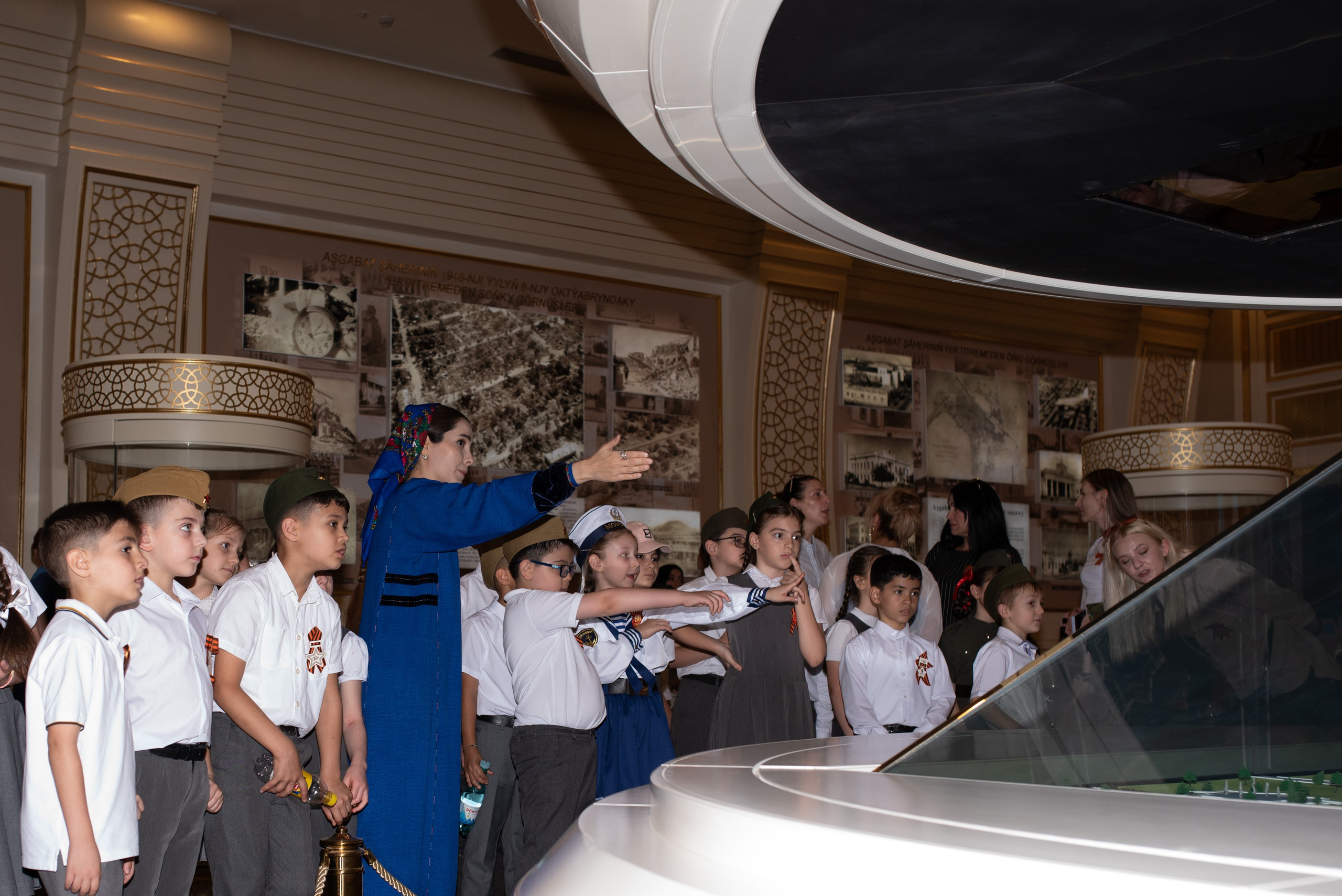 Вечный огонь 2"А» класс. Ваш фотограф в Ашхабаде Гамлет Осипов