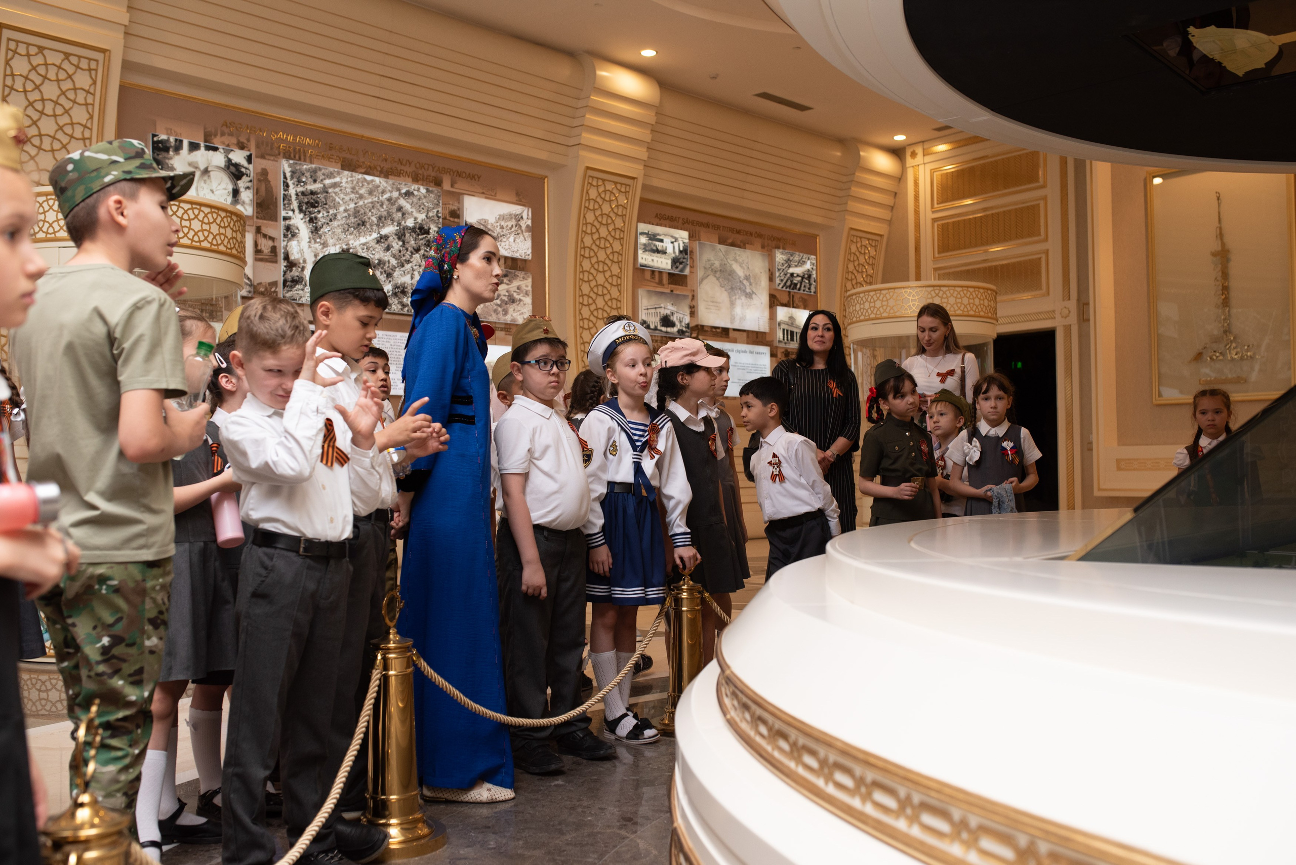 Вечный огонь 2"А» класс. Ваш фотограф в Ашхабаде Гамлет Осипов