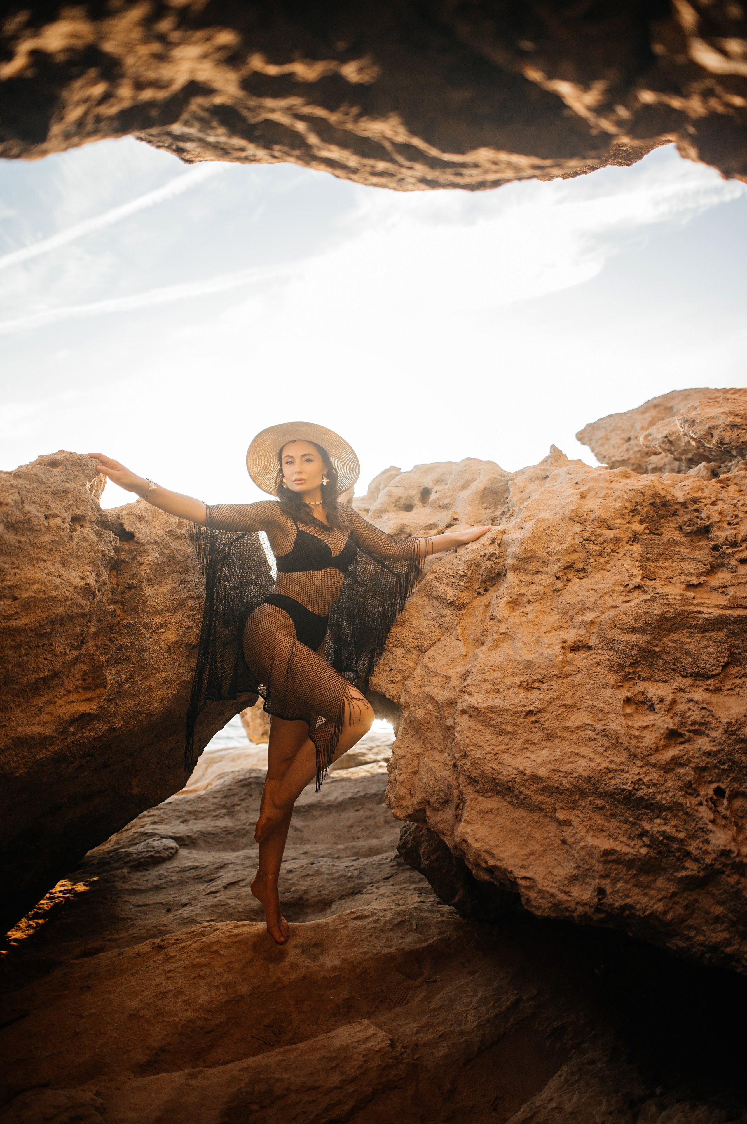 Морские скалы. Фотограф на Кипре