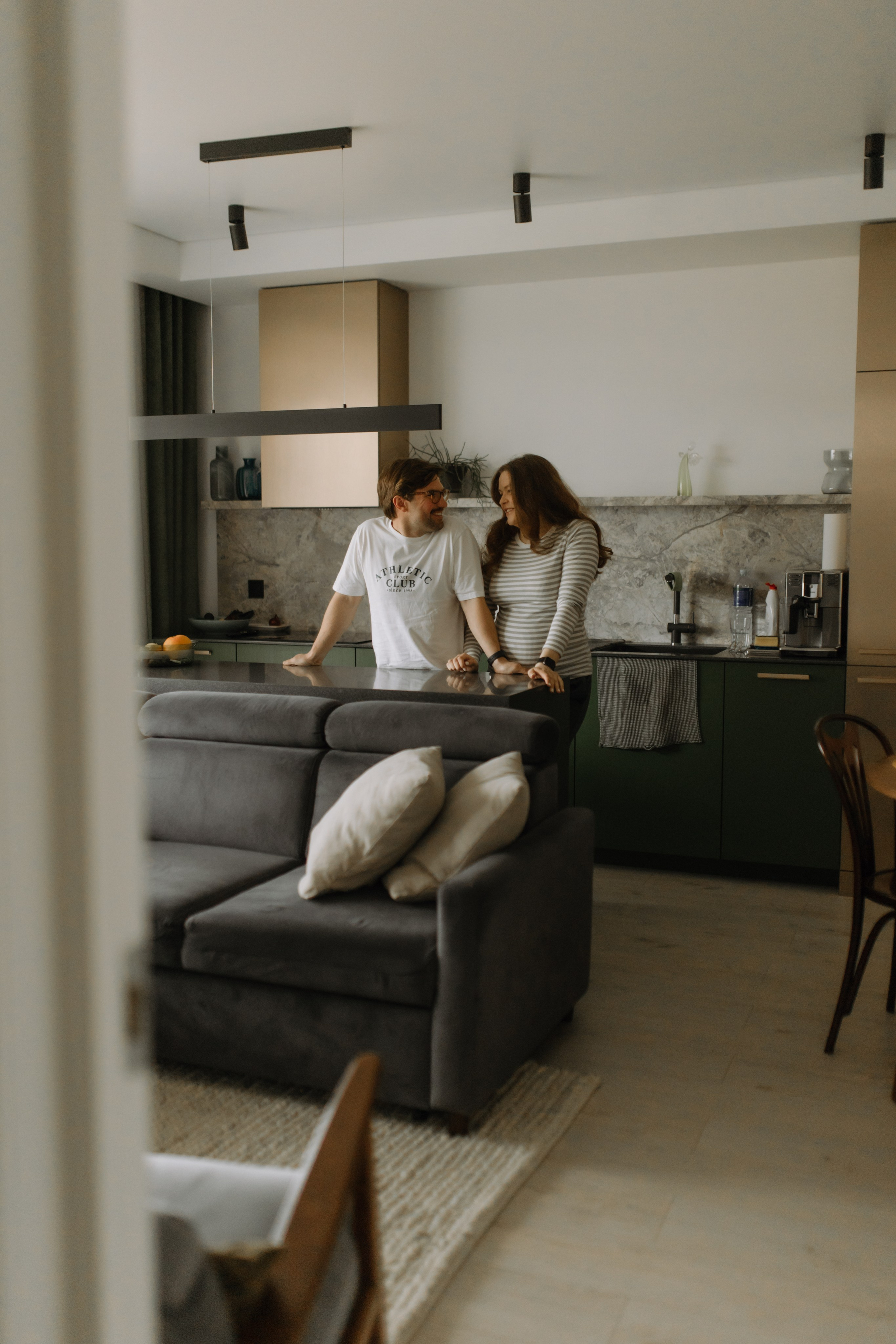 Nedos ir Tomo laukimas | NAMAI. Vestuvių ir šeimų fotografė Lena Bondarenko / belove photo