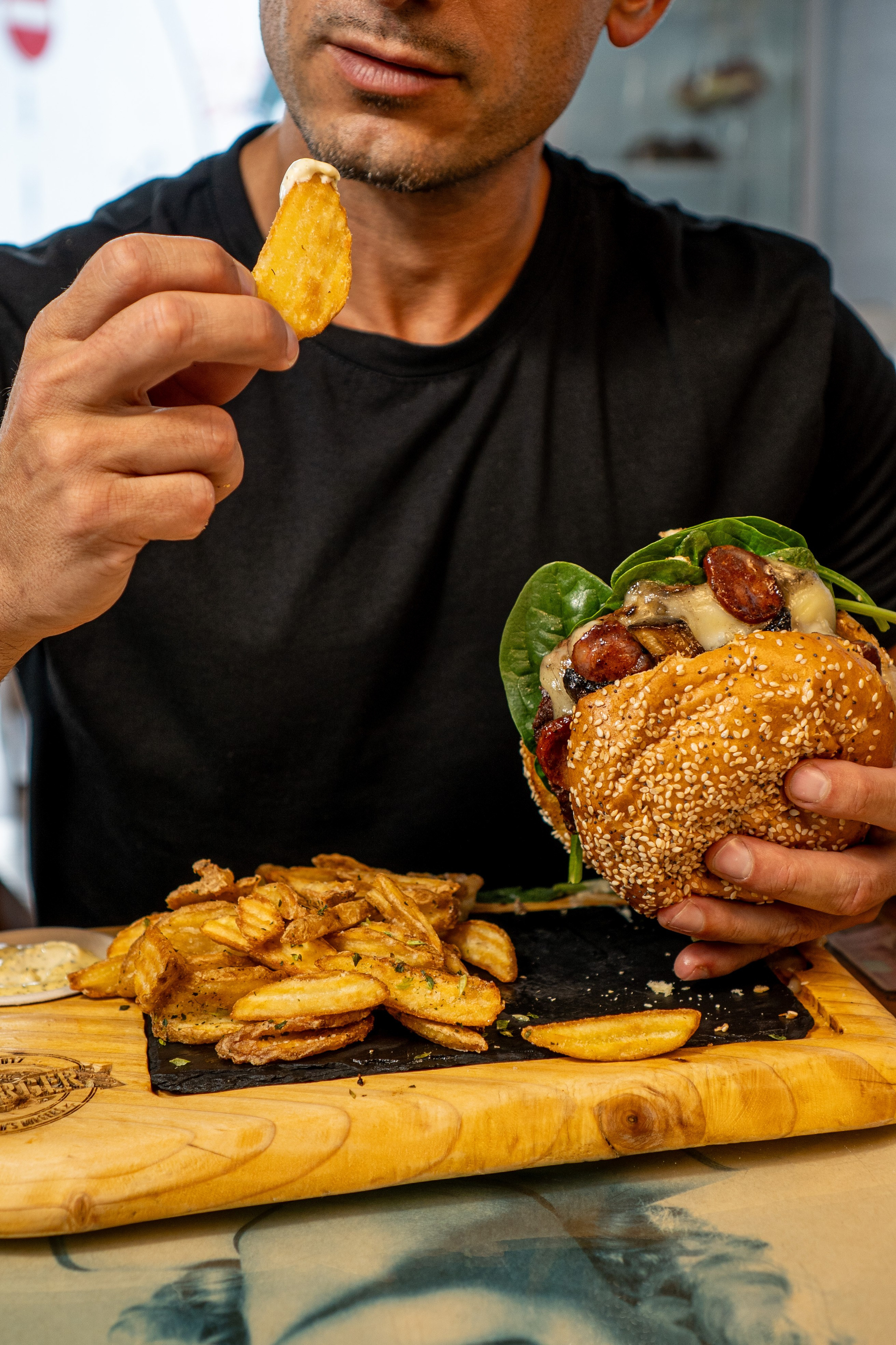 2 Burger. Frames by Giovani Braga