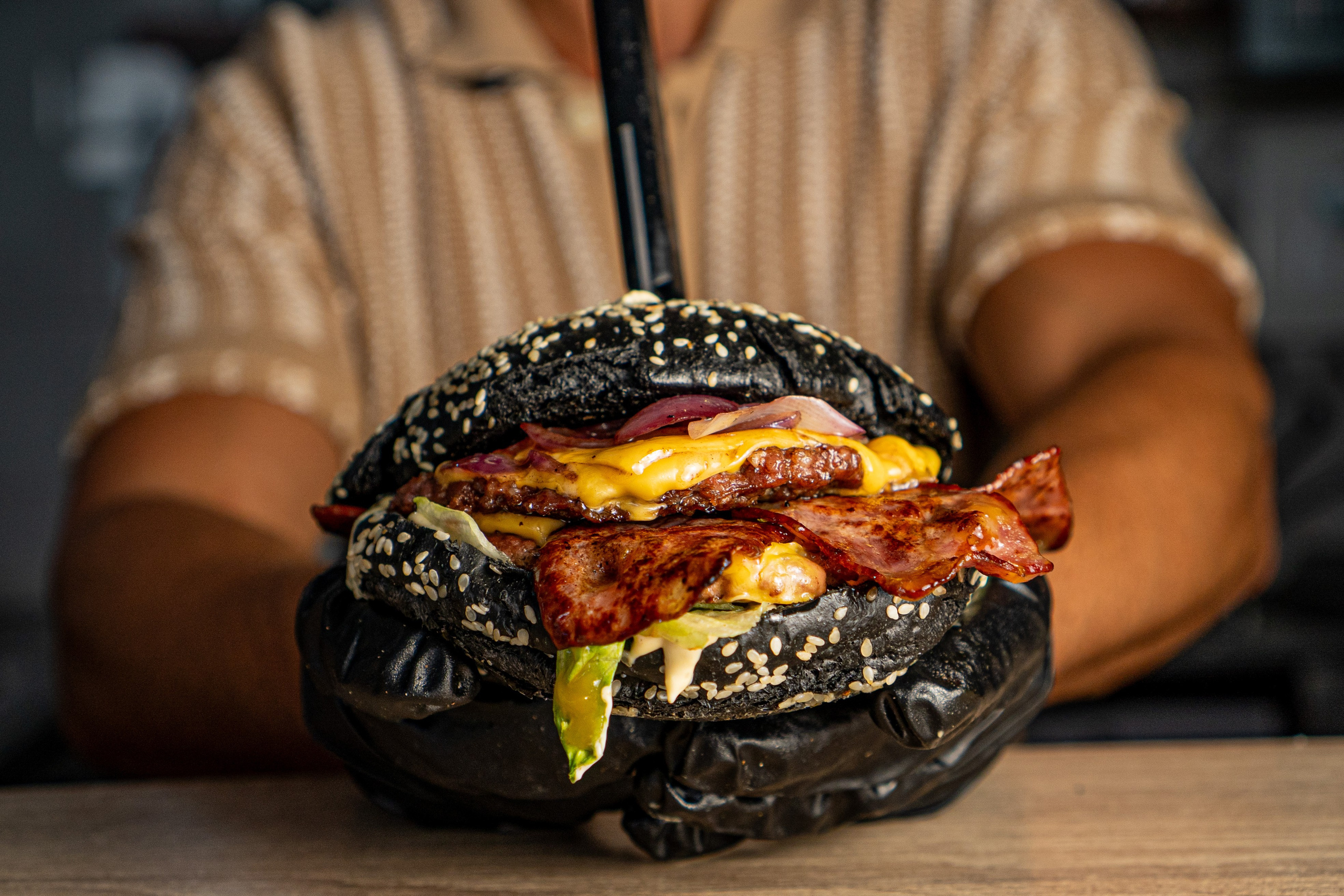 2 Burger. Frames by Giovani Braga