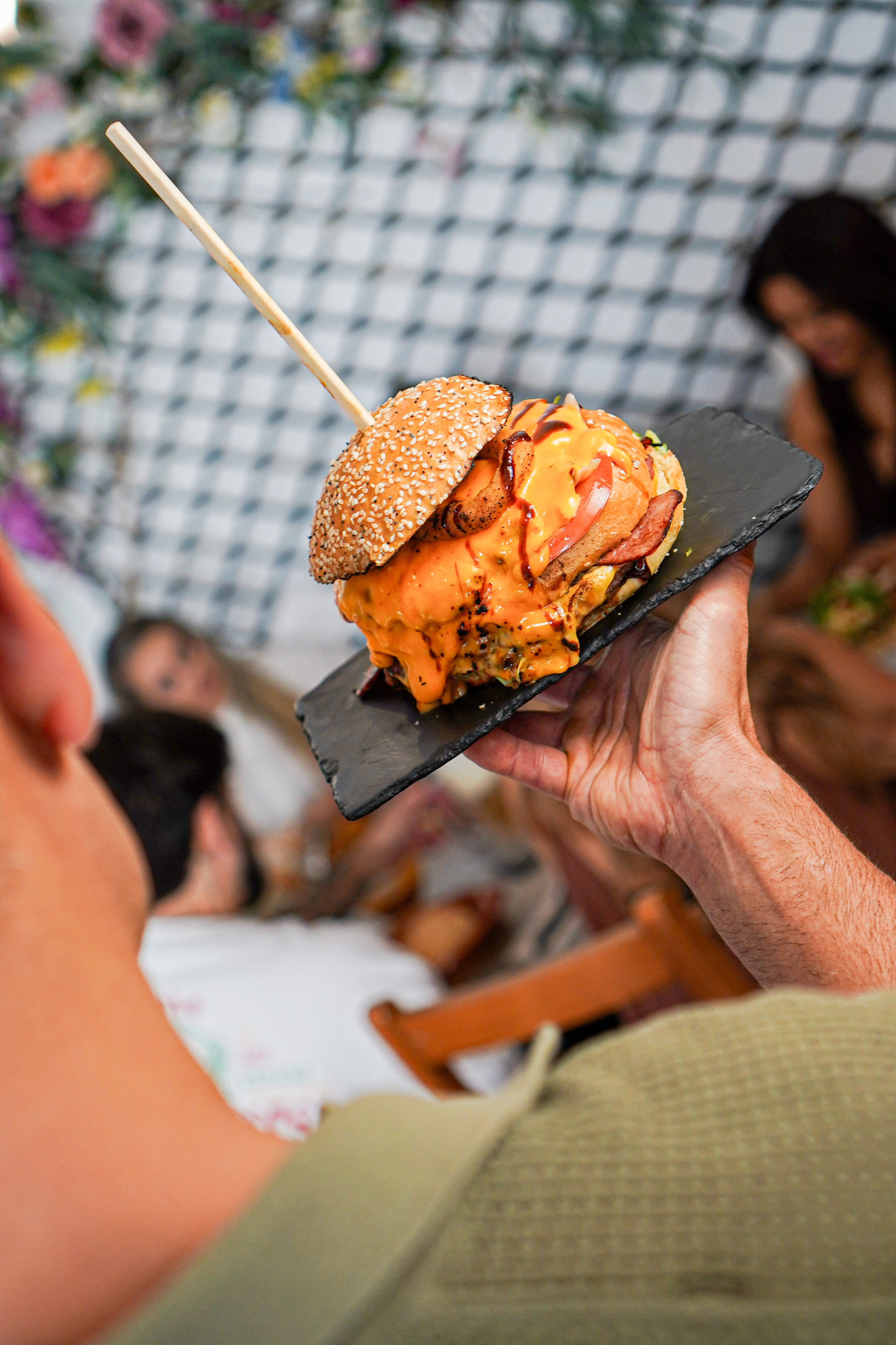 2 Burger. Frames by Giovani Braga