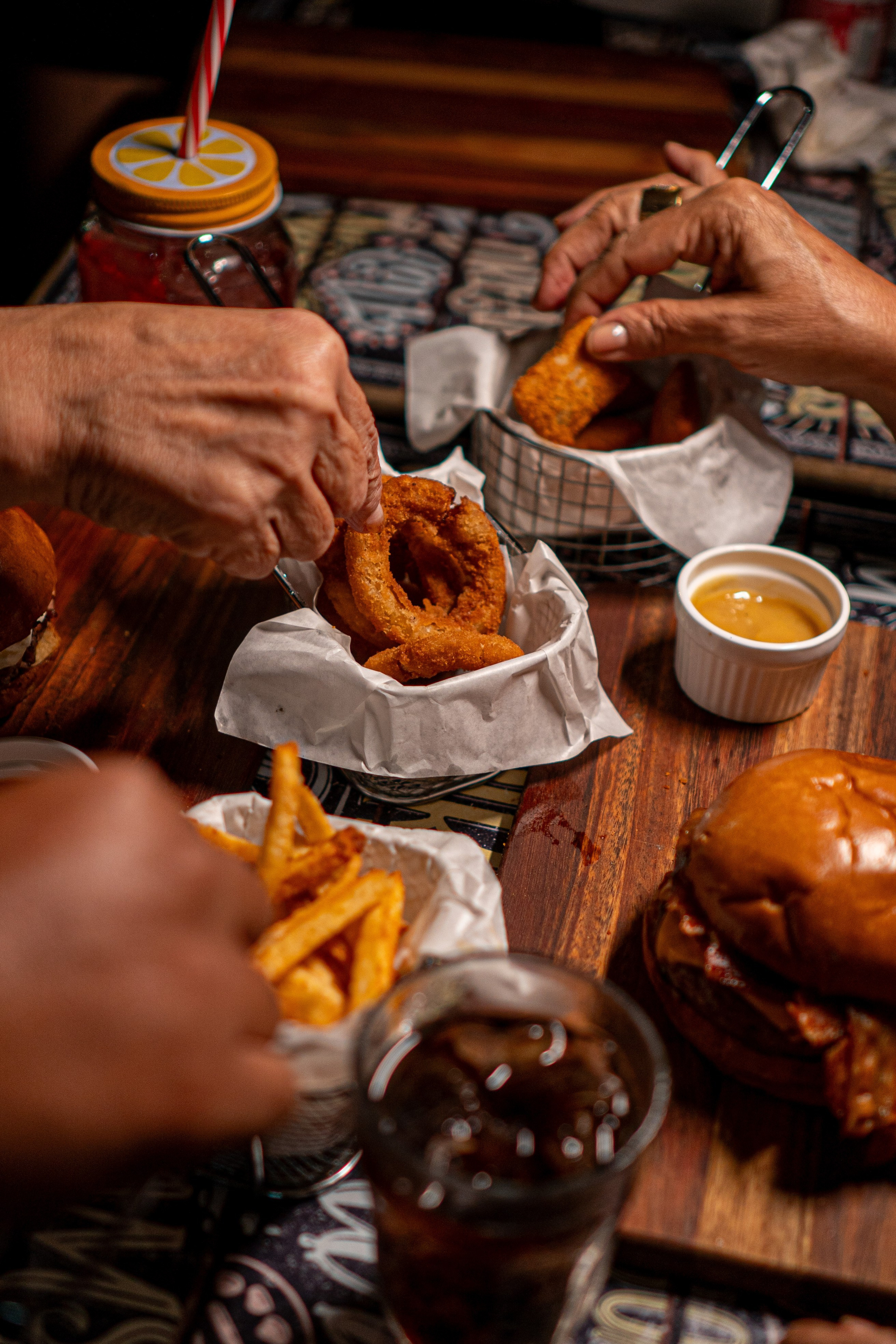 97 Burger. Frames by Giovani Braga