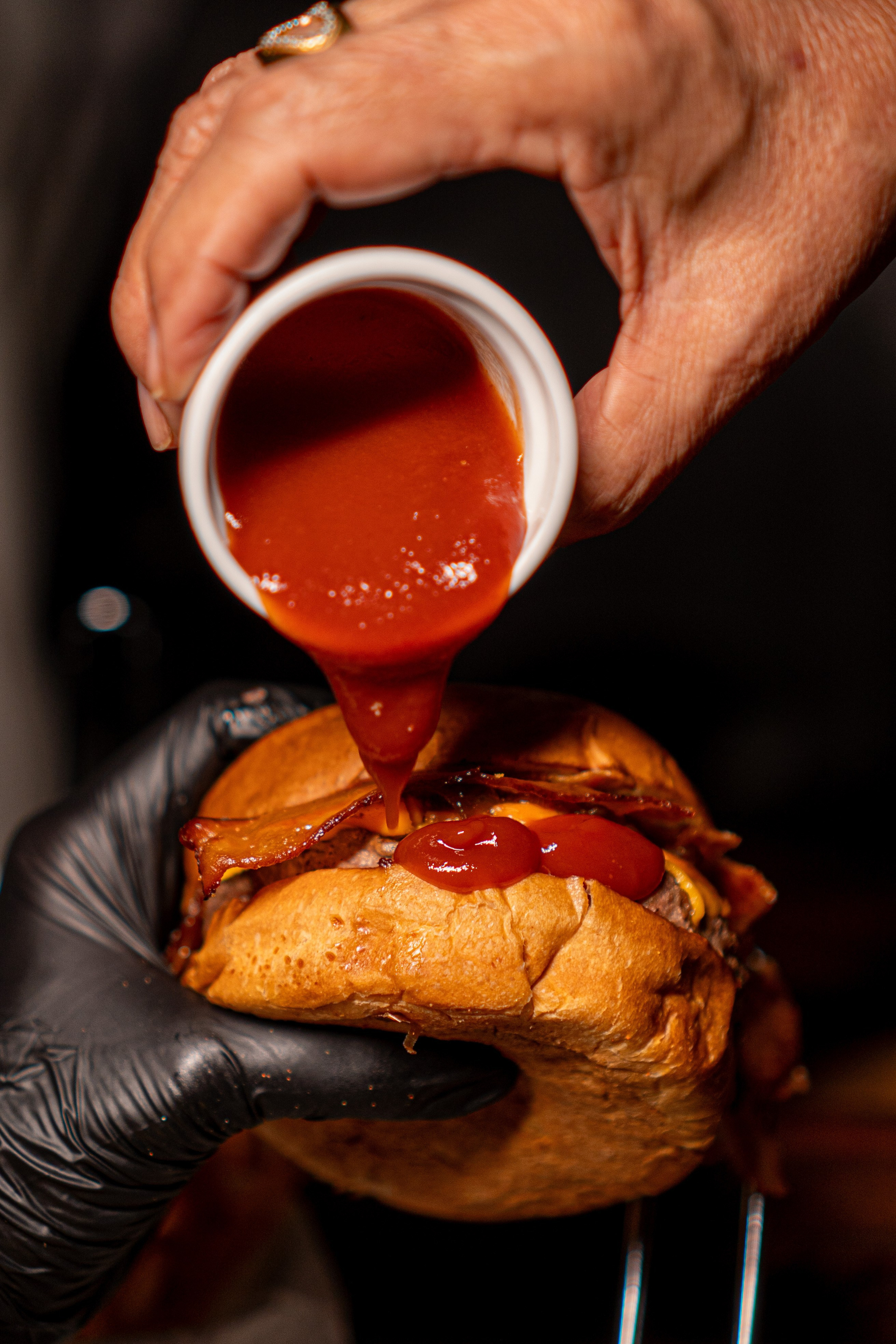97 Burger. Frames by Giovani Braga