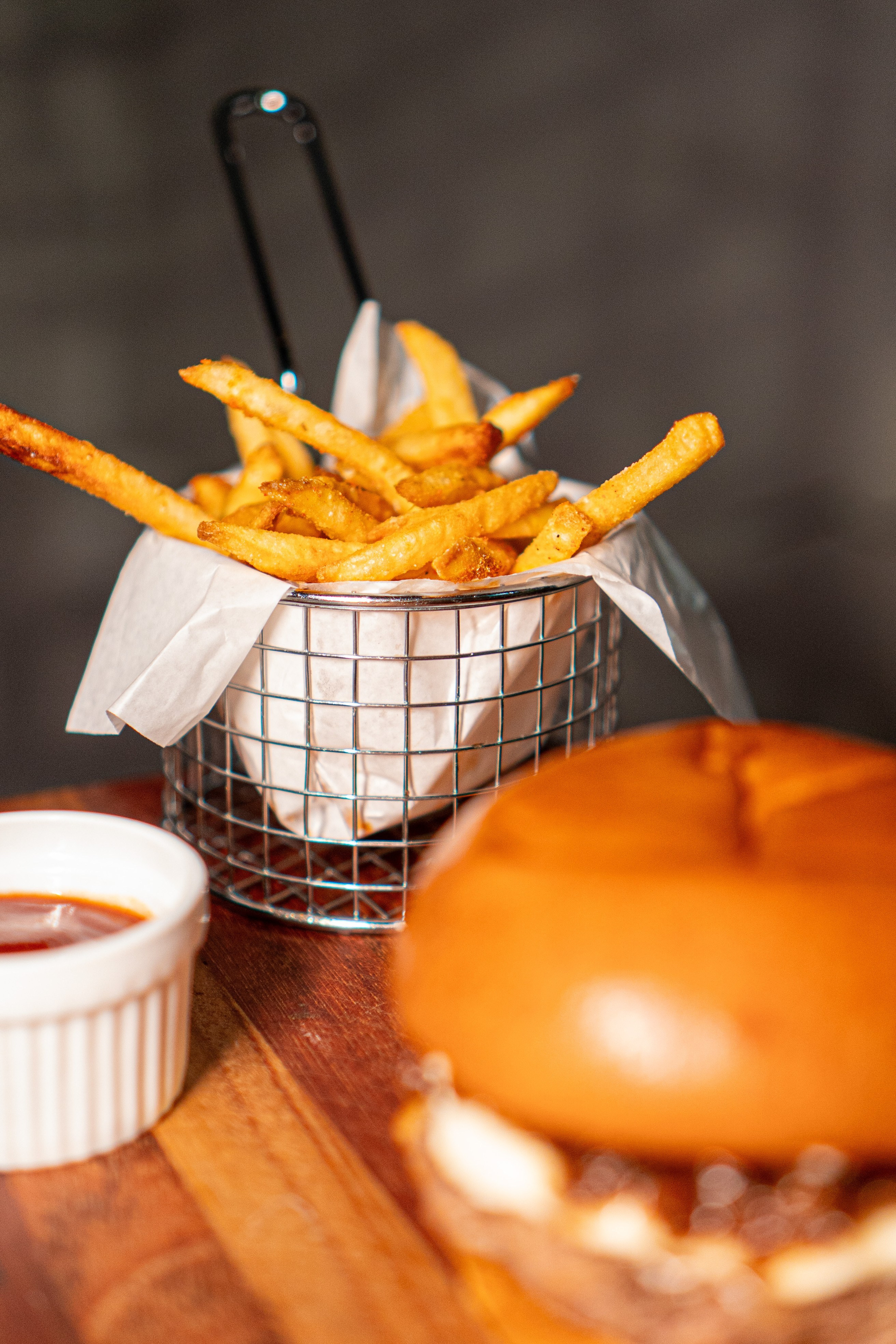 97 Burger. Frames by Giovani Braga
