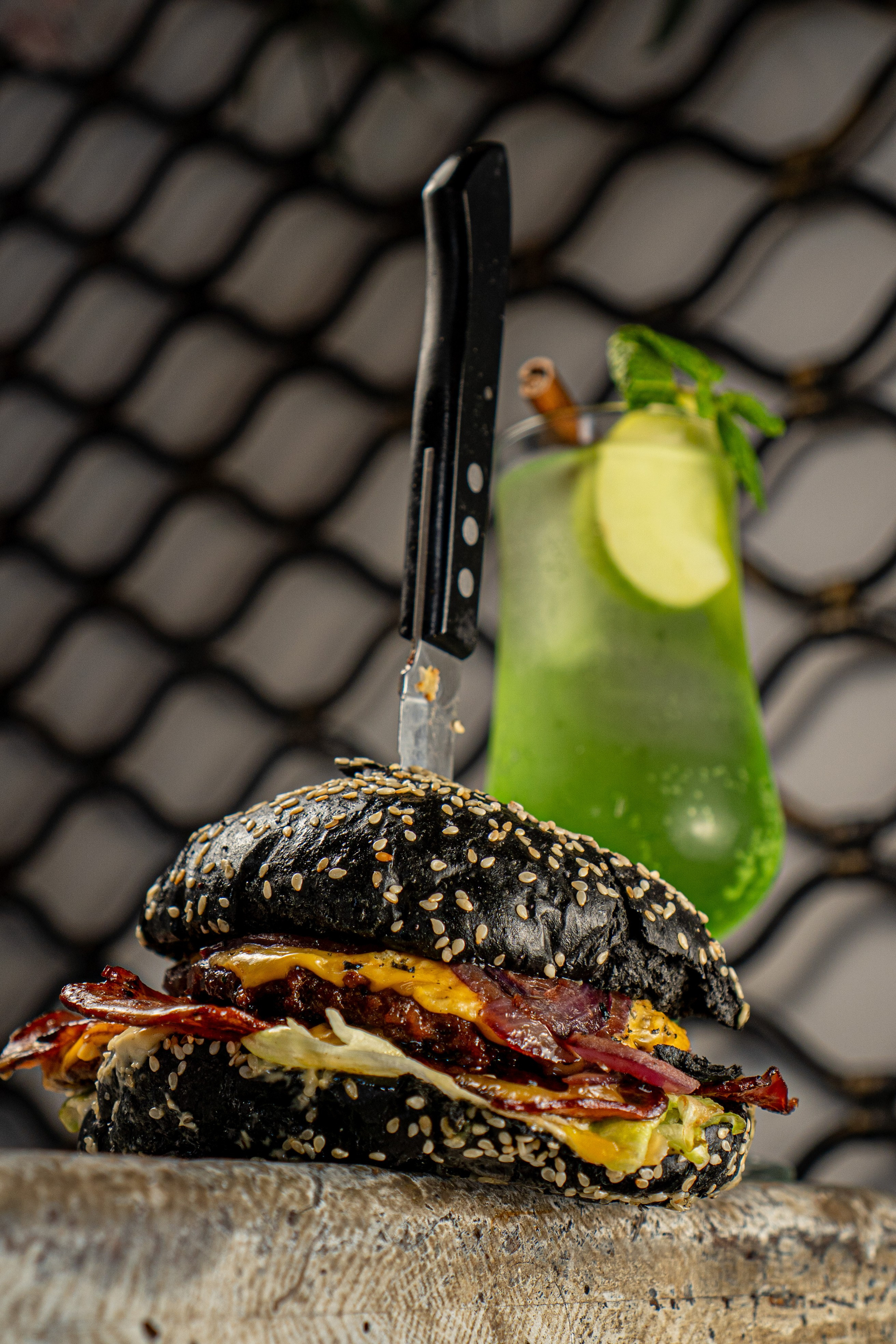 2 Burger. Frames by Giovani Braga