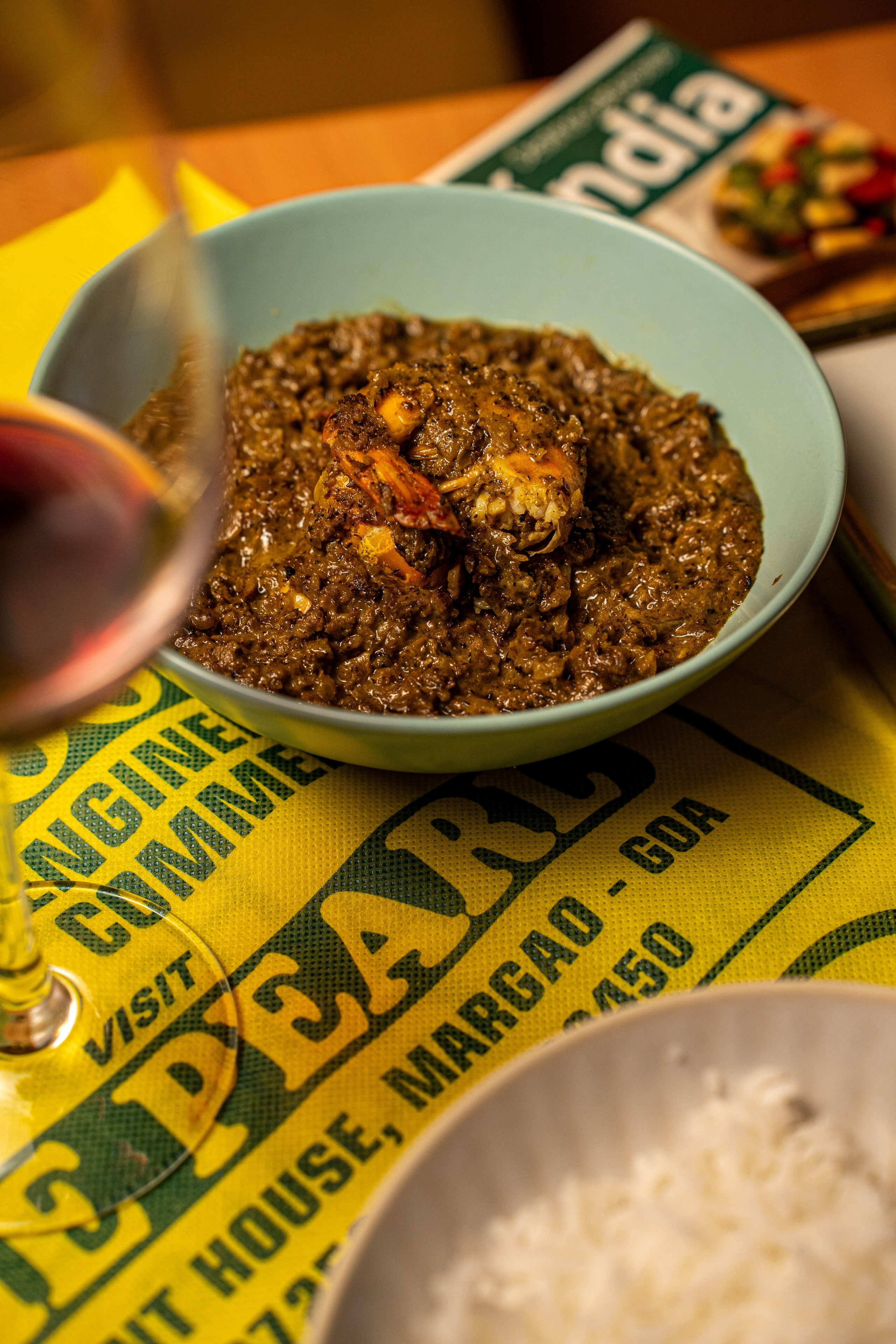Comida Goesa. Frames by Giovani Braga
