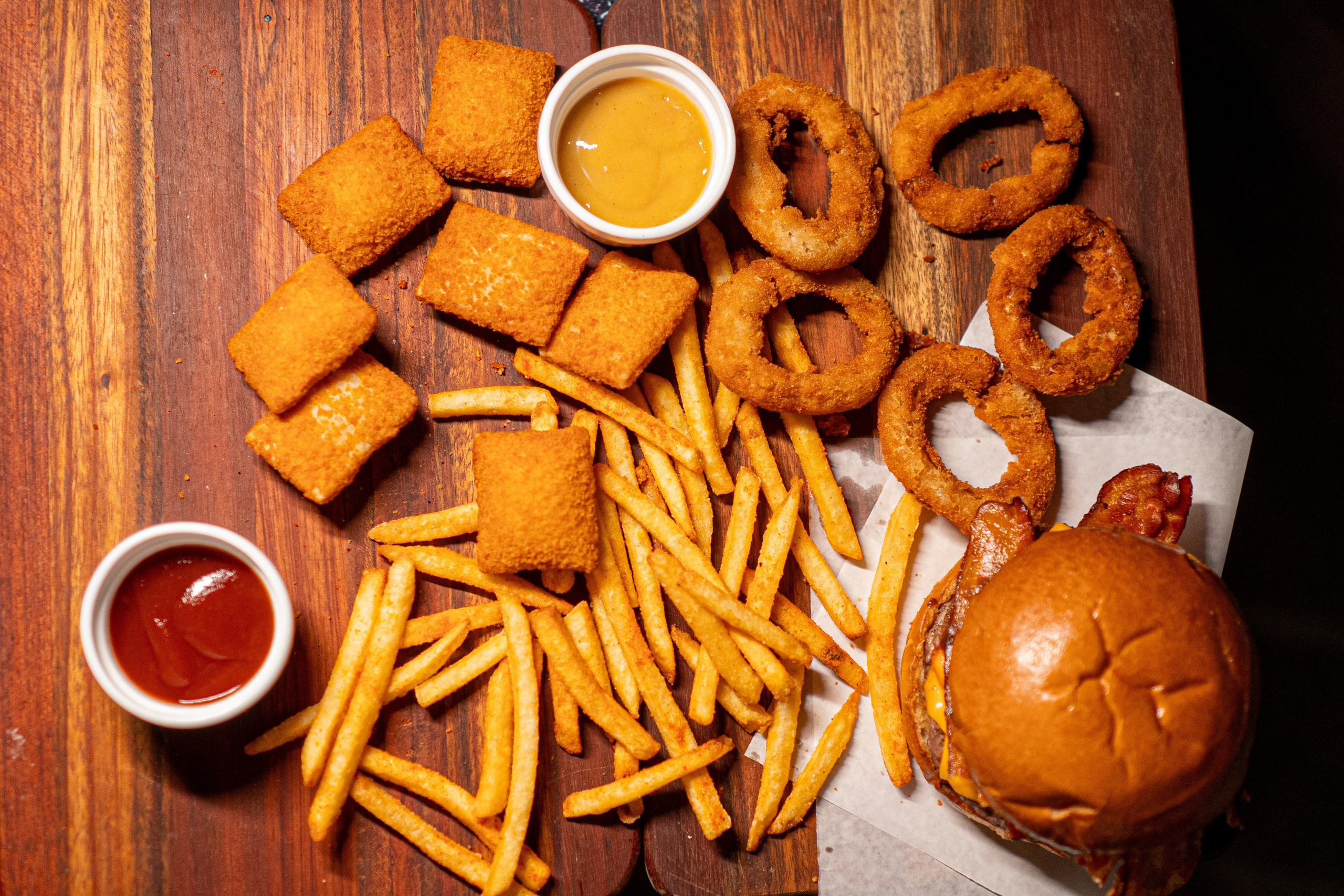 97 Burger. Frames by Giovani Braga