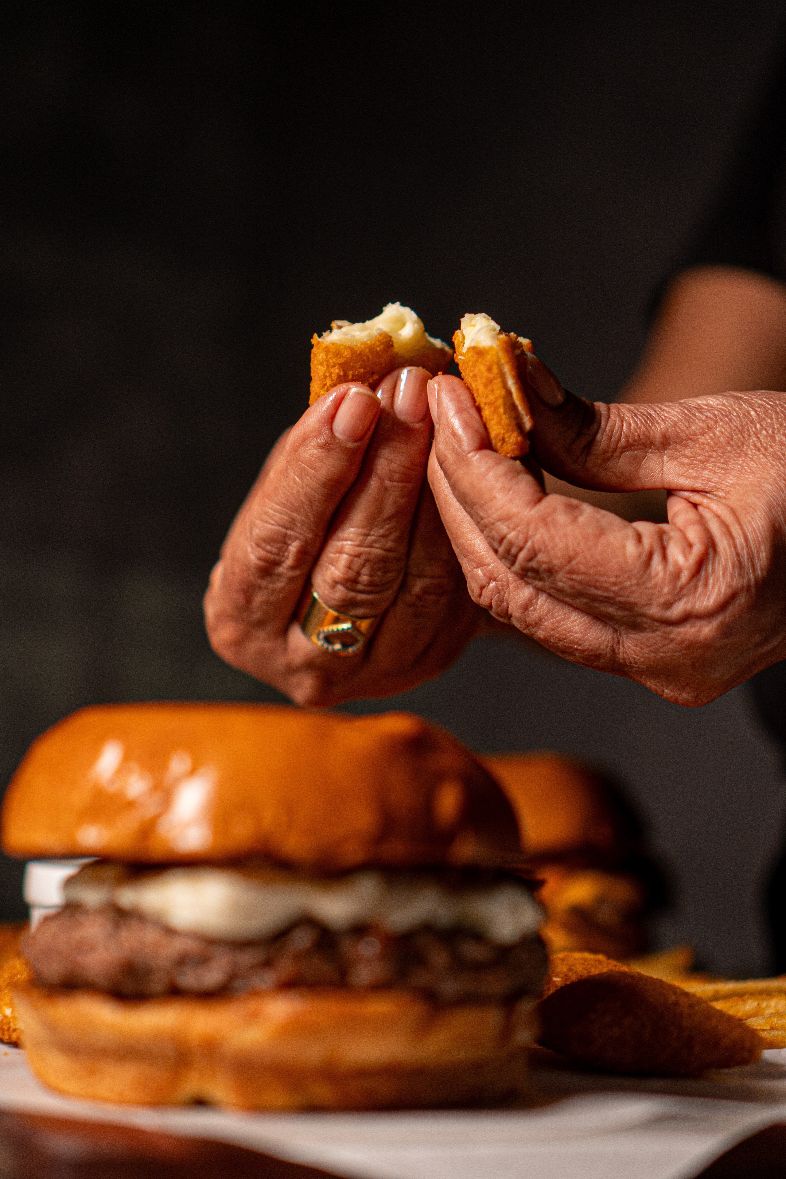 97 Burger. Frames by Giovani Braga