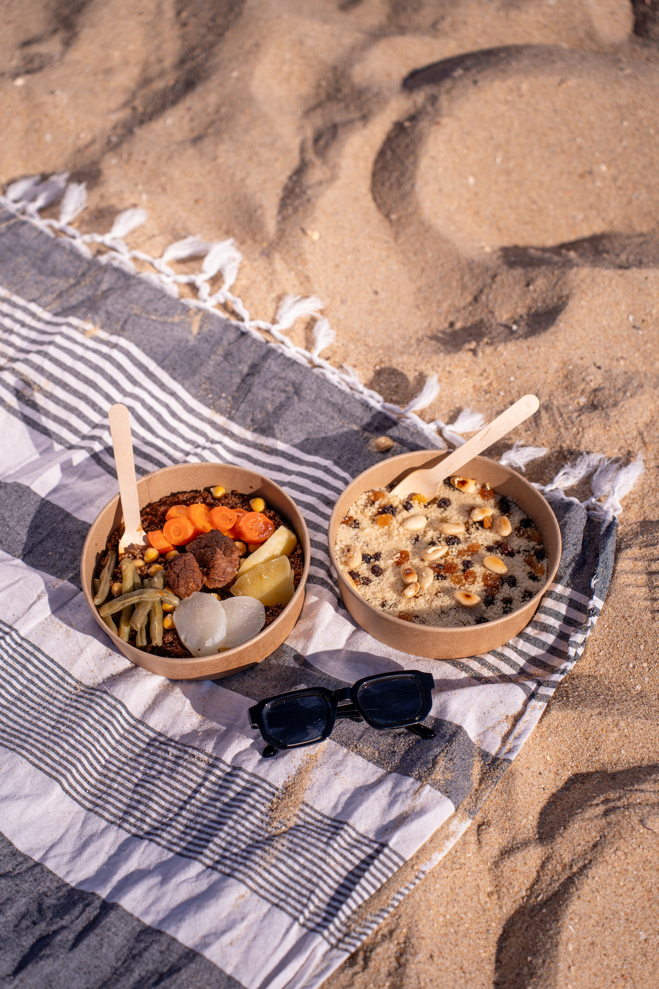 Oriental Bowls — Praia. Frames by Giovani Braga