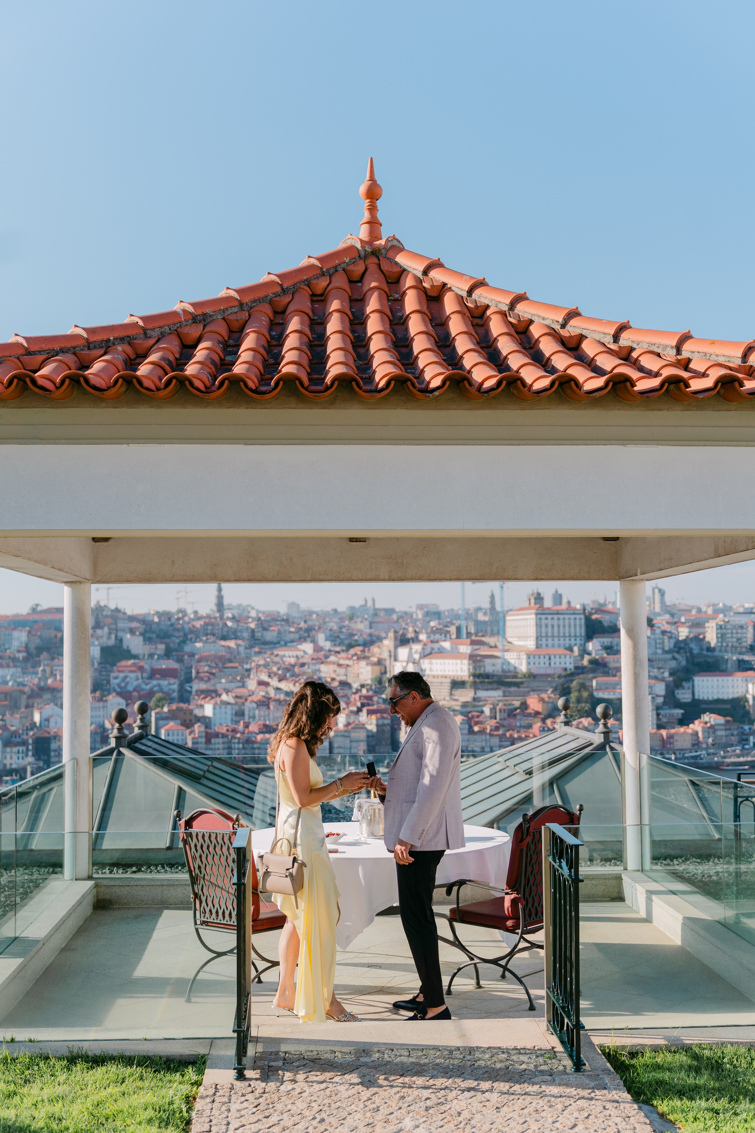 Wedding Proposal at Yeatman Hotel. Wedding and couple photographer in Porto