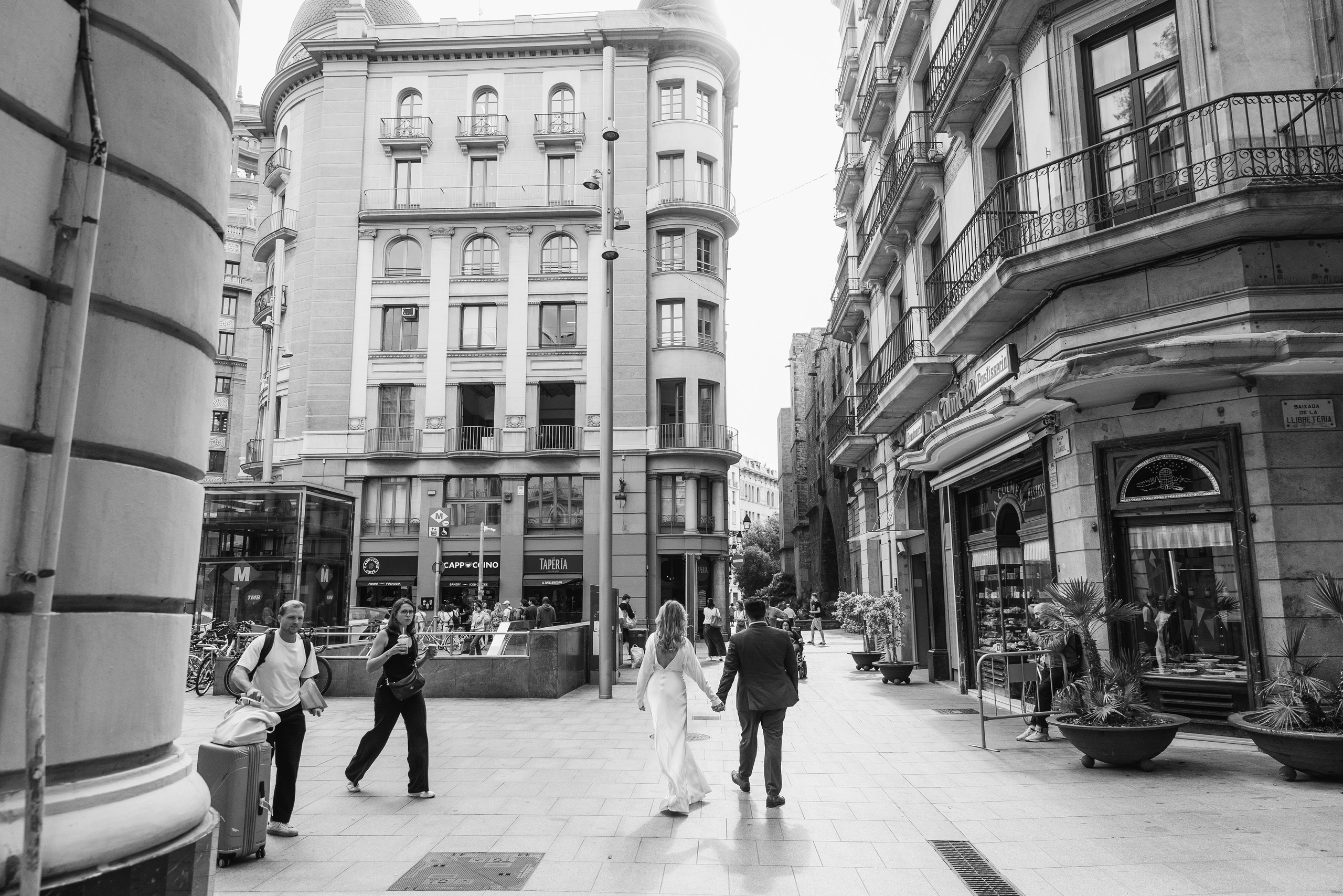 Wedding in Barcelona | Elegant Destination Wedding Photography & Videography. Wedding Stories — Professional Wedding Photography & Videography in Germany, Italy, Spain & all across Europe