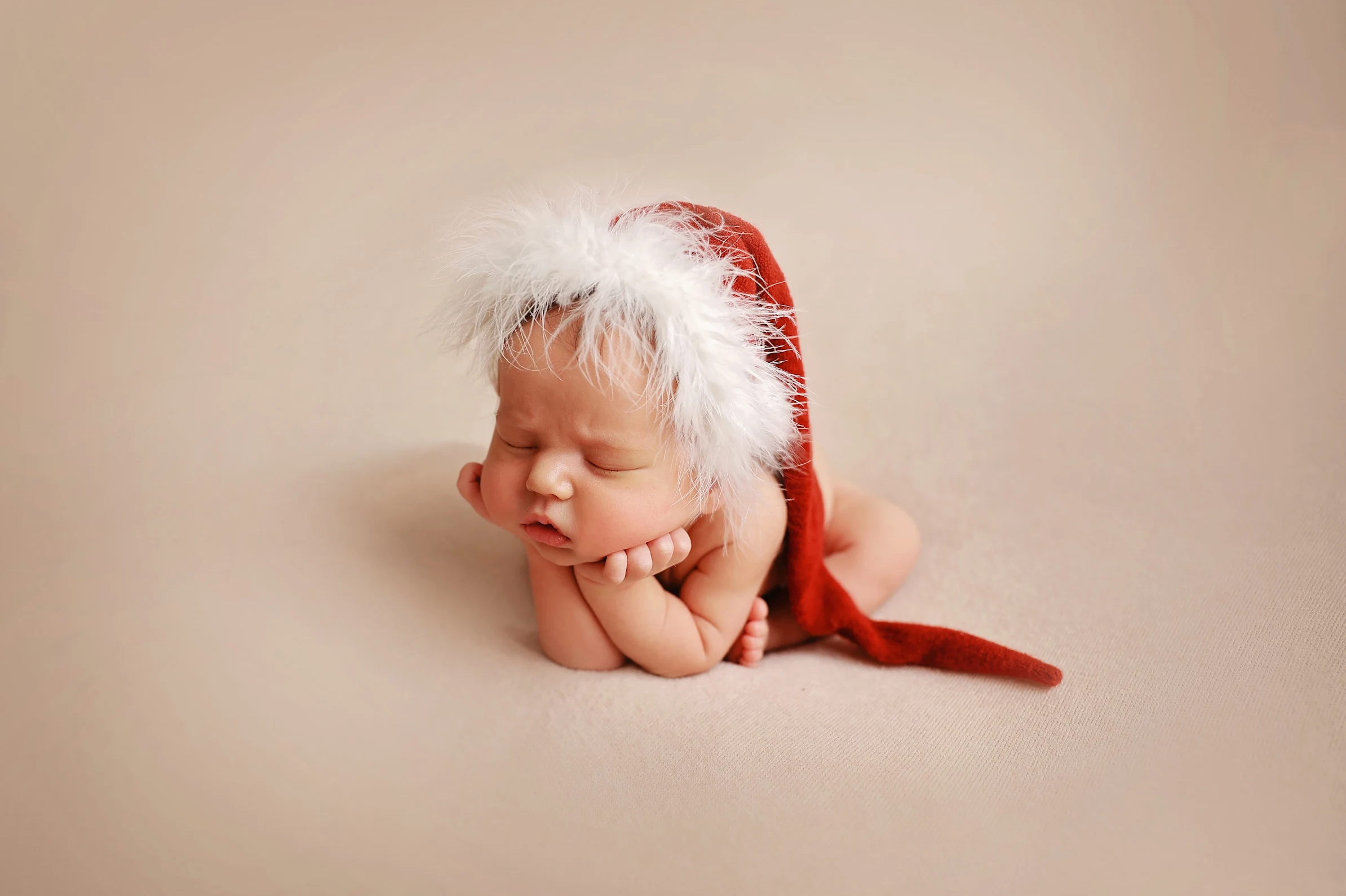 MATERNITY & NEWBORN professional Photography by Irene Chaikeen. Irene Chaikeen | Maternity and newborn photoshoot in Essex/London